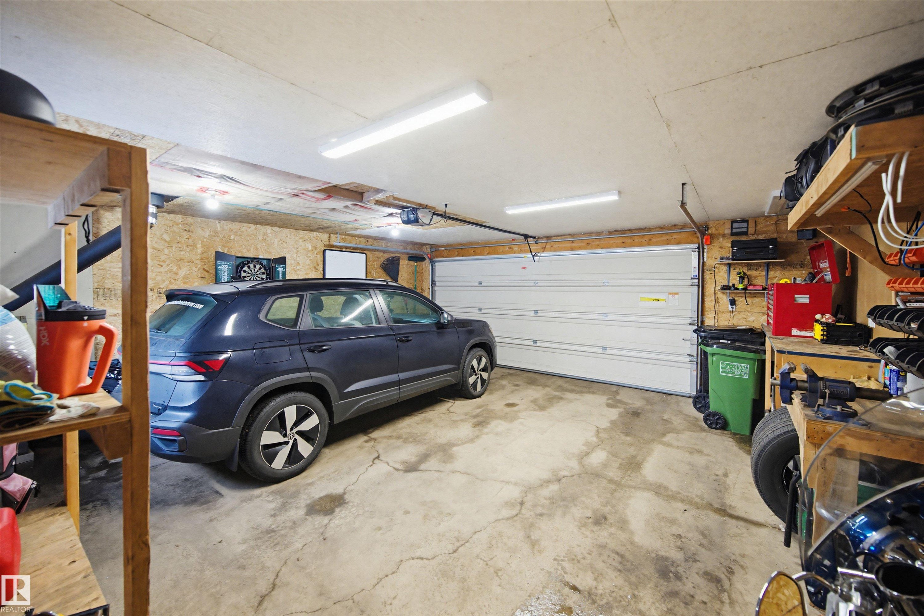 3426 120 Avenue, Edmonton, AB - Indoor Photo Showing Garage