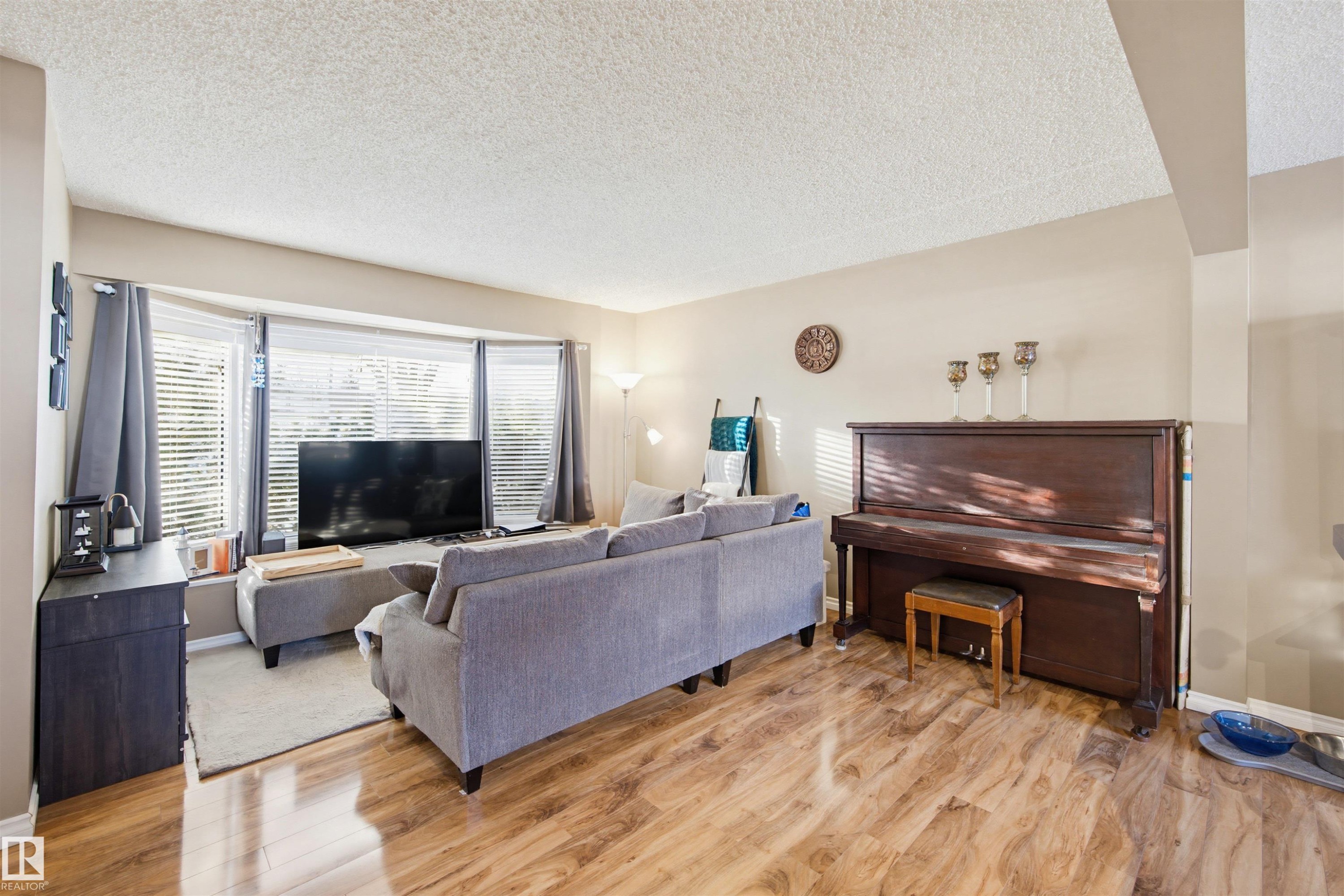 3426 120 Avenue, Edmonton, AB - Indoor Photo Showing Living Room With Fireplace