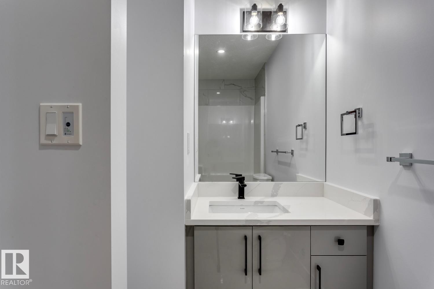 35 Caledon Crescent, Spruce Grove, AB - Indoor Photo Showing Bathroom