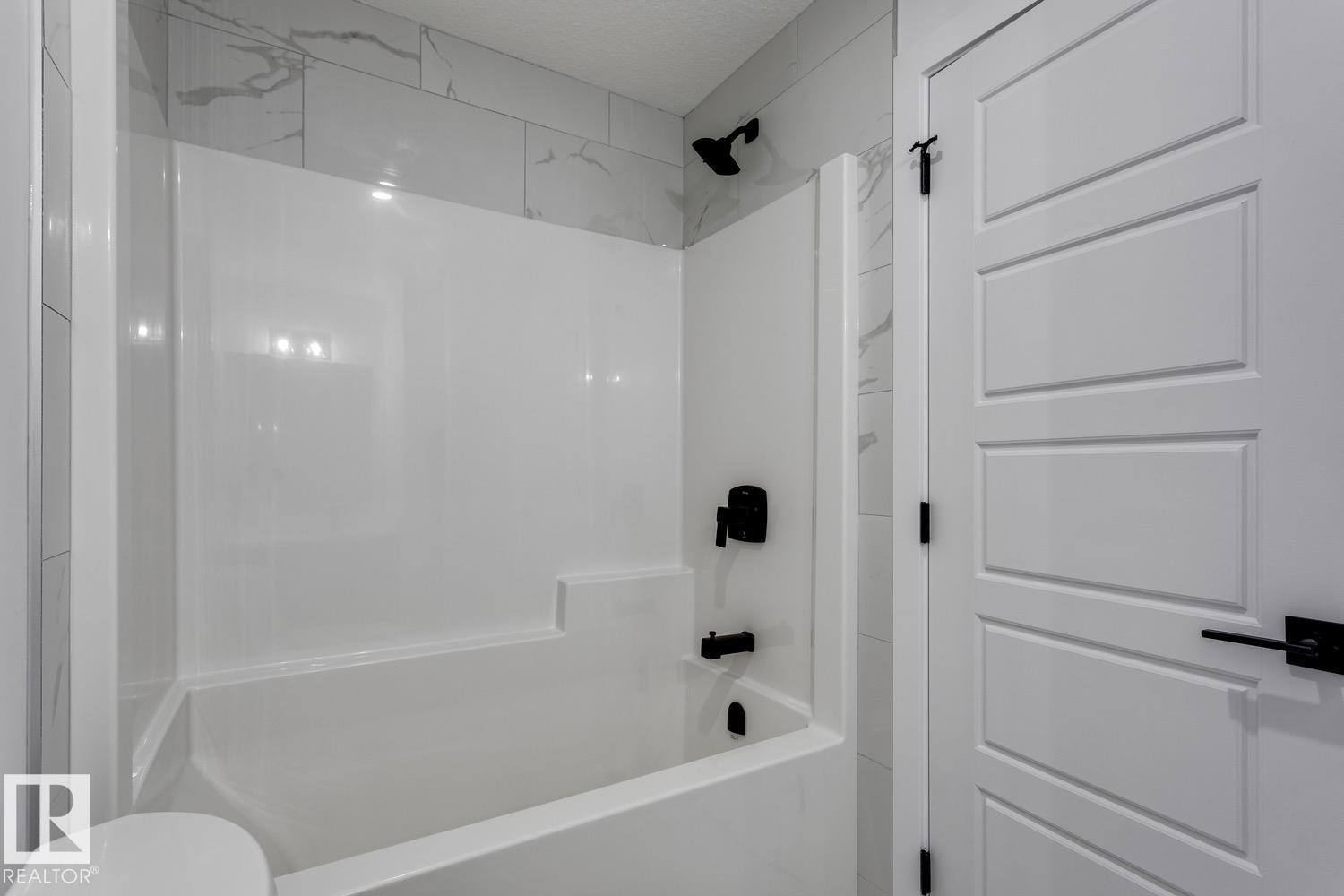35 Caledon Crescent, Spruce Grove, AB - Indoor Photo Showing Bathroom