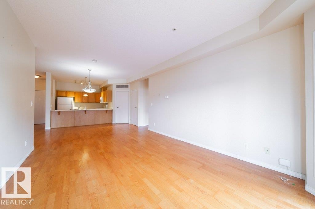 303 4304 139 Avenue, Edmonton, AB - Indoor
