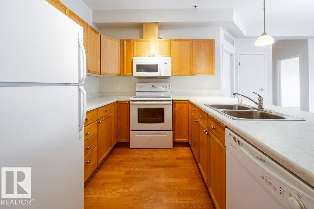 303 4304 139 Avenue, Edmonton, AB - Indoor Photo Showing Kitchen With Double Sink