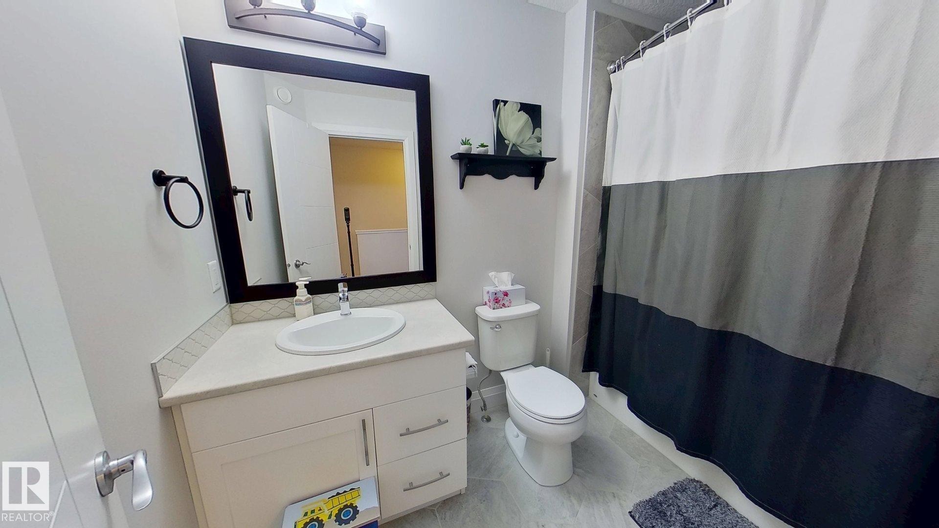 321 Pioneer Road, Spruce Grove, AB - Indoor Photo Showing Bathroom