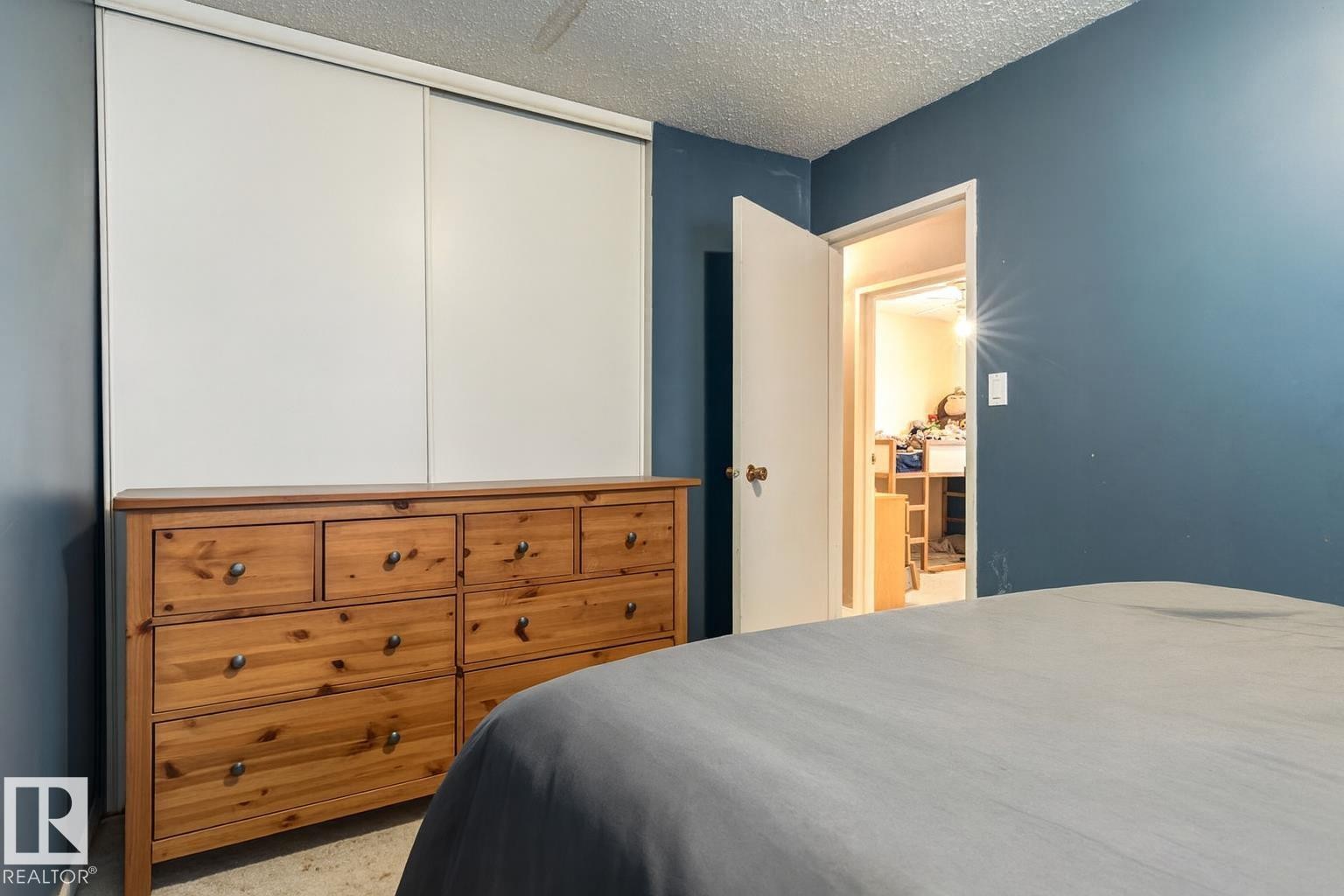 224 Callingwood Two Two, Edmonton, AB - Indoor Photo Showing Bedroom