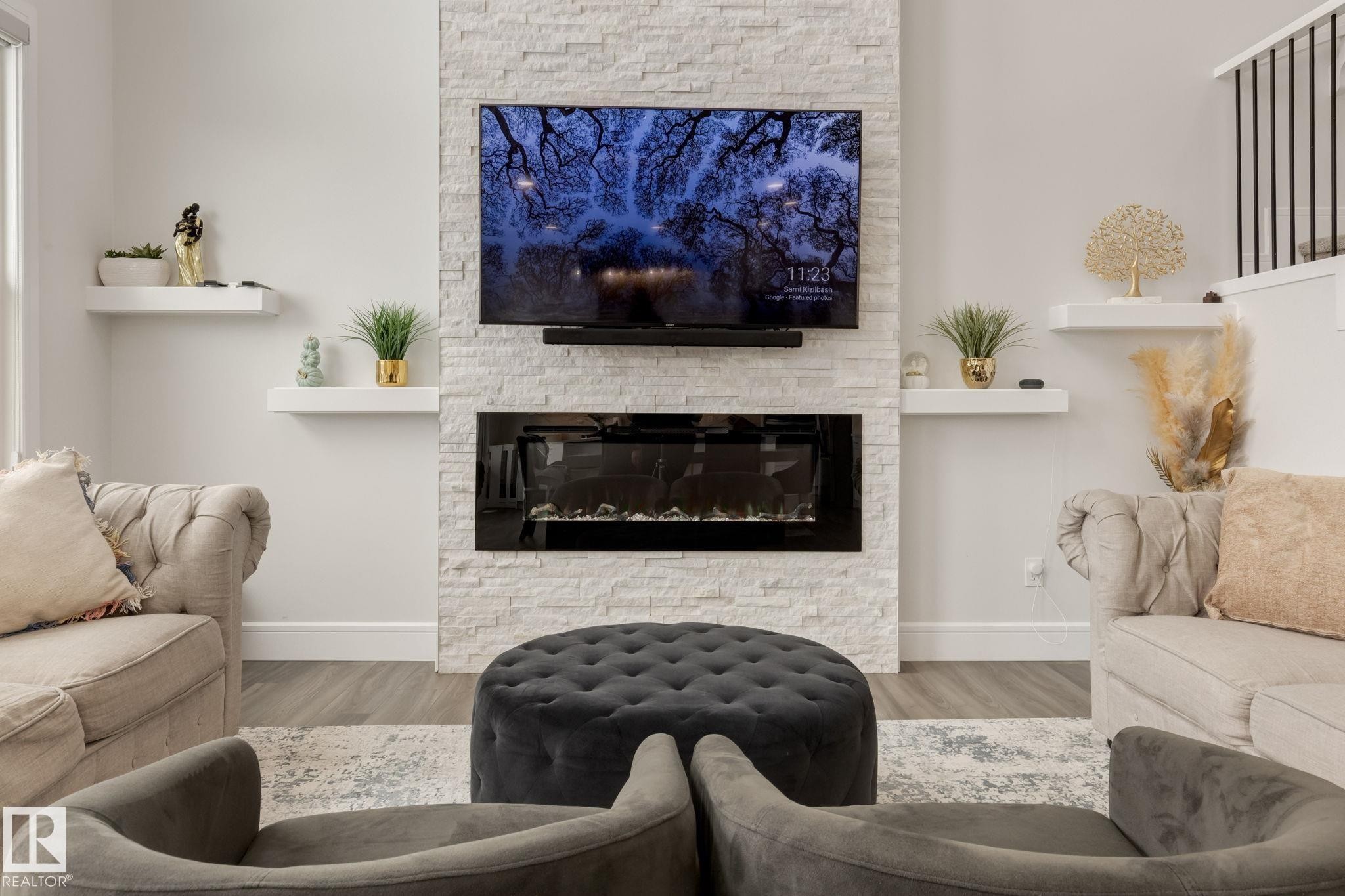 6456 King Wynd, Edmonton, AB - Indoor Photo Showing Living Room With Fireplace