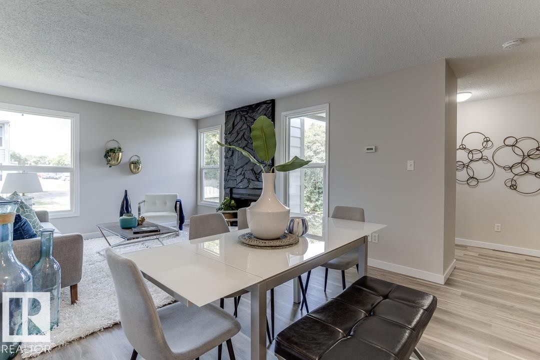 7032 Mill Woods Road S, Edmonton, AB - Indoor