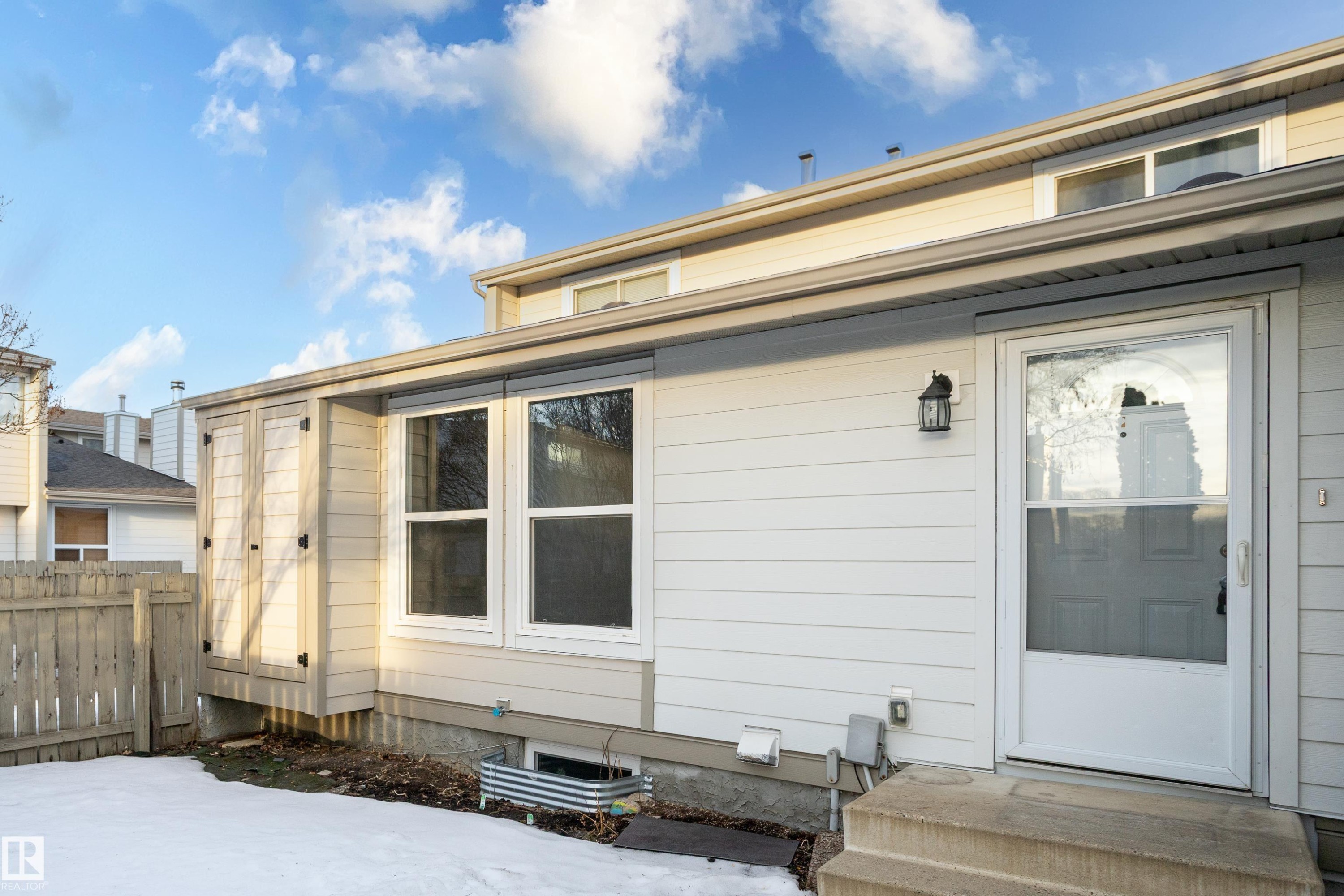 7032 Mill Woods Road S, Edmonton, AB - Outdoor With Exterior