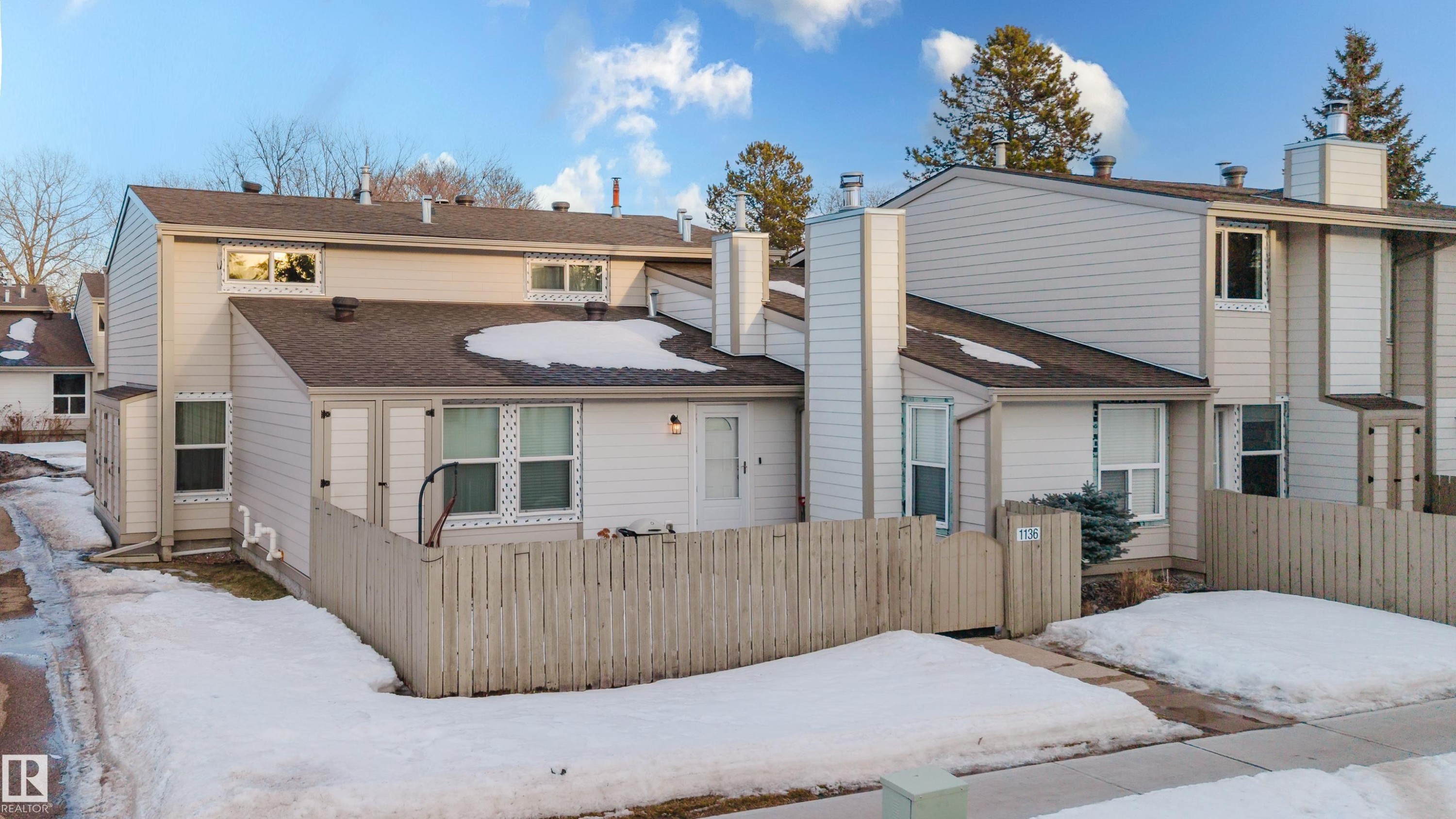 7032 Mill Woods Road S, Edmonton, AB - Outdoor