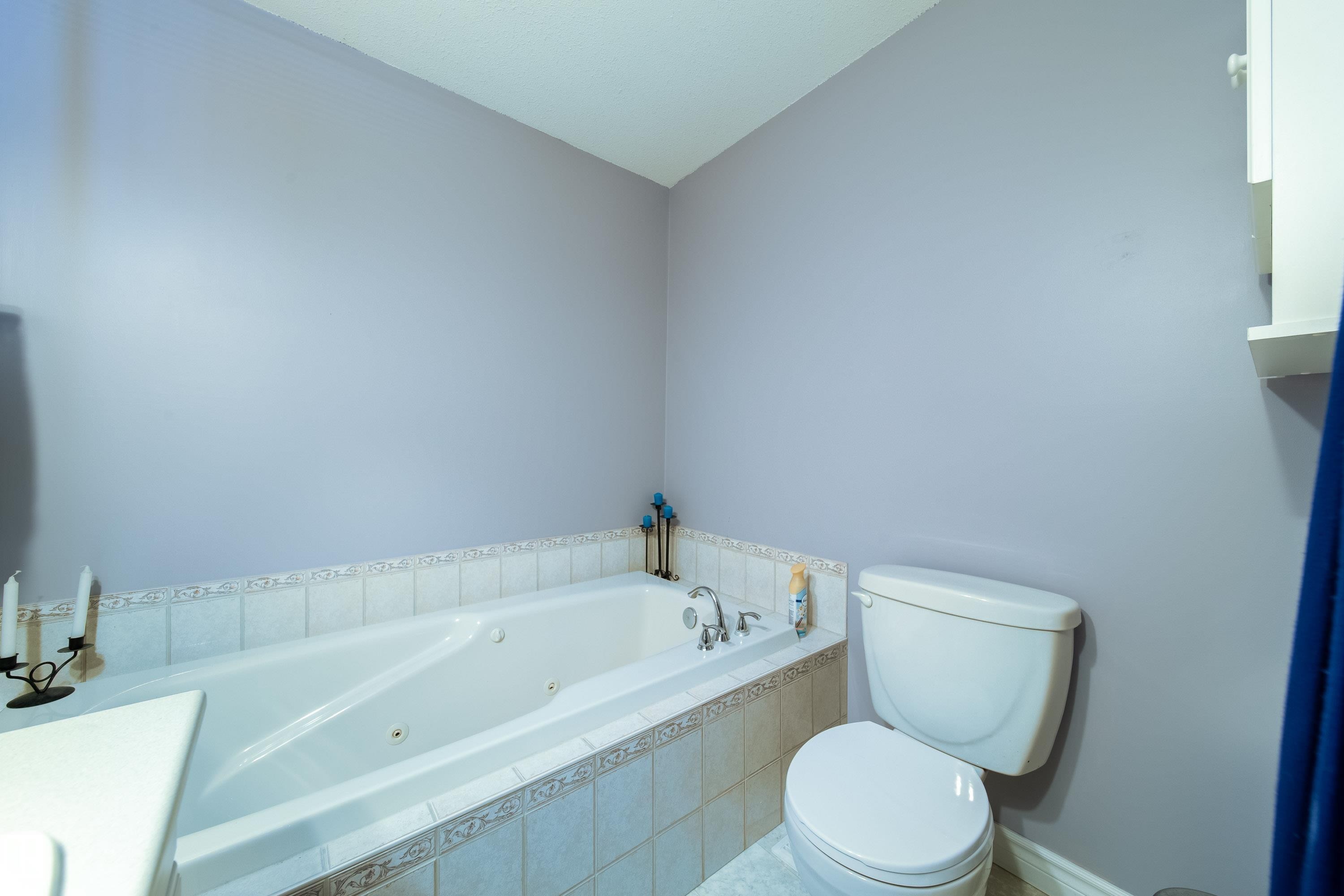 5319 51 Avenue, Rural Lac Ste. Anne County, AB - Indoor Photo Showing Bathroom