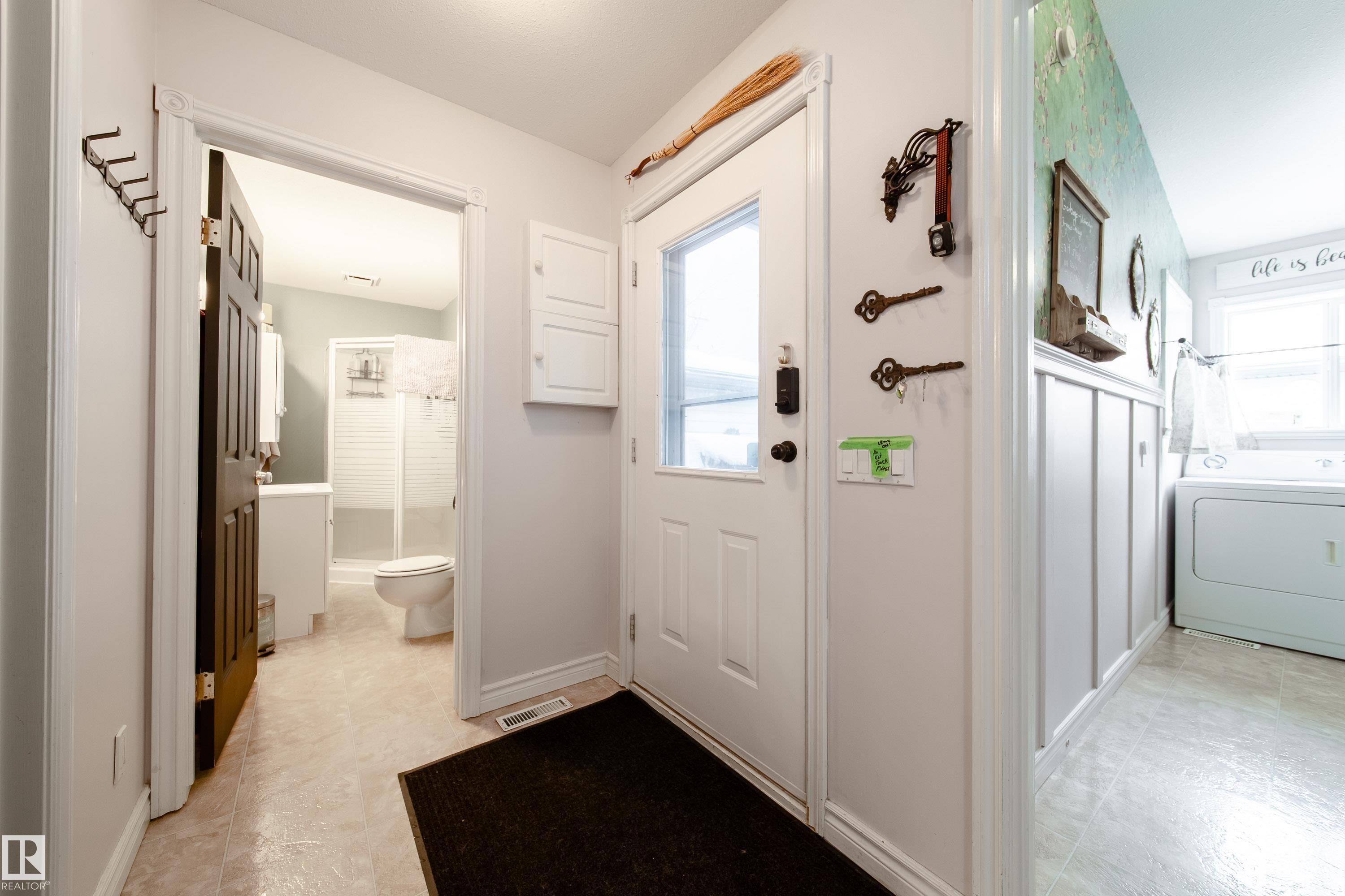 5319 51 Avenue, Rural Lac Ste. Anne County, AB - Indoor