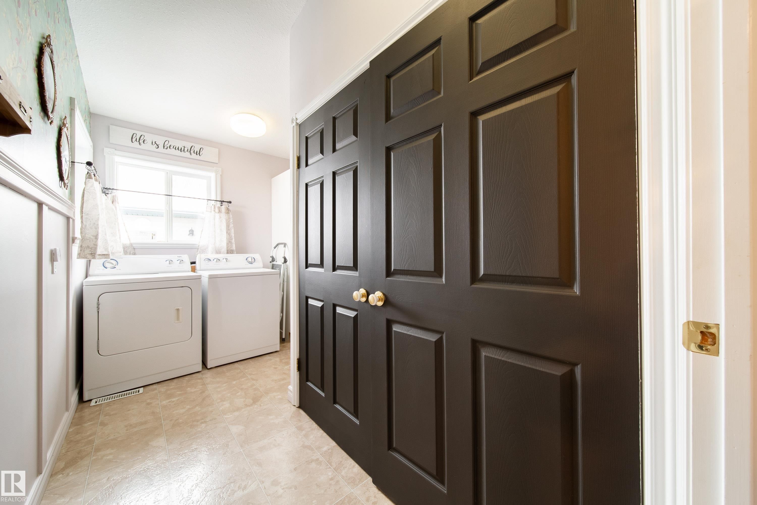 5319 51 Avenue, Rural Lac Ste. Anne County, AB - Indoor Photo Showing Laundry Room