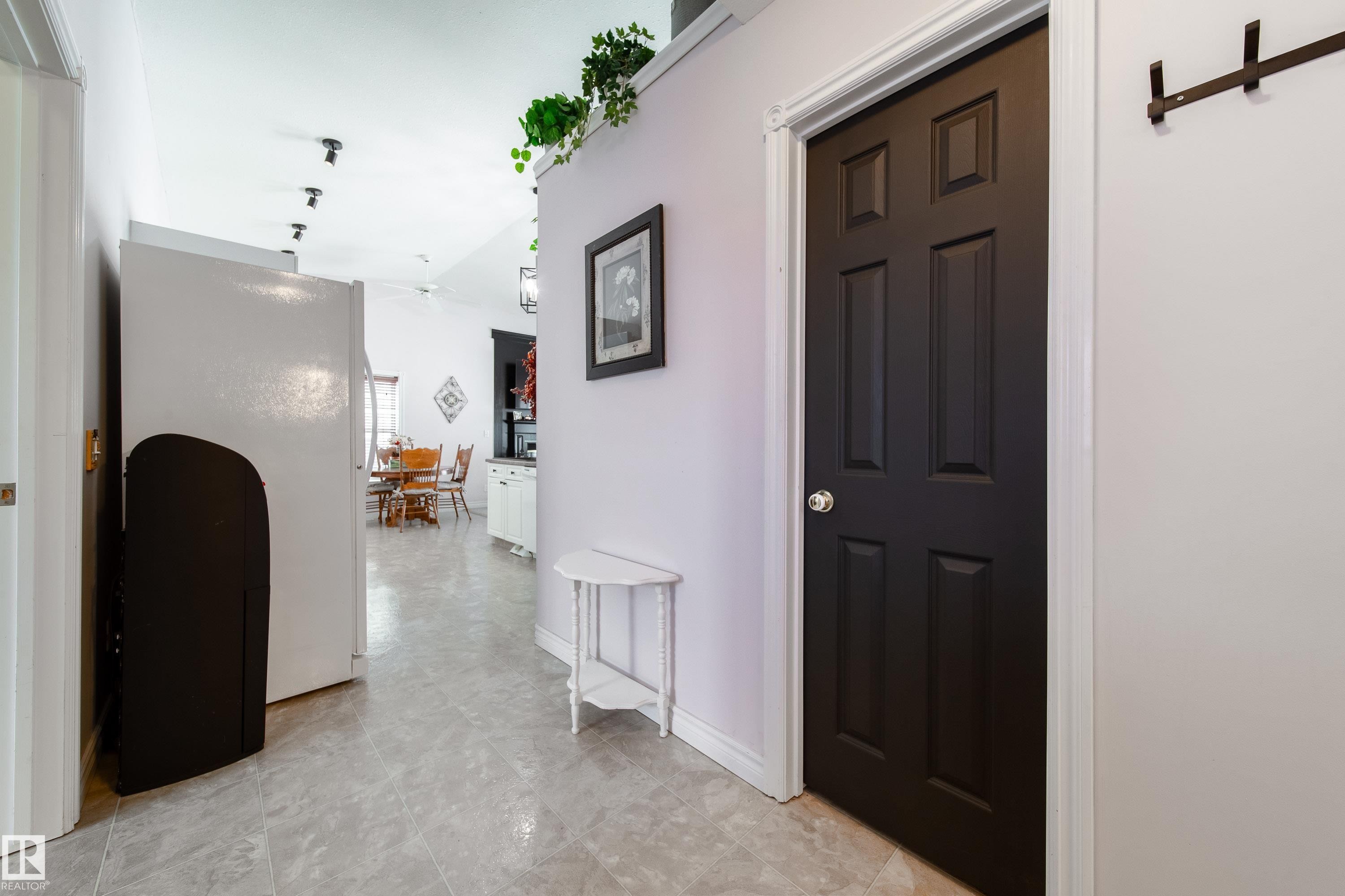 5319 51 Avenue, Rural Lac Ste. Anne County, AB - Indoor Photo Showing Other Room