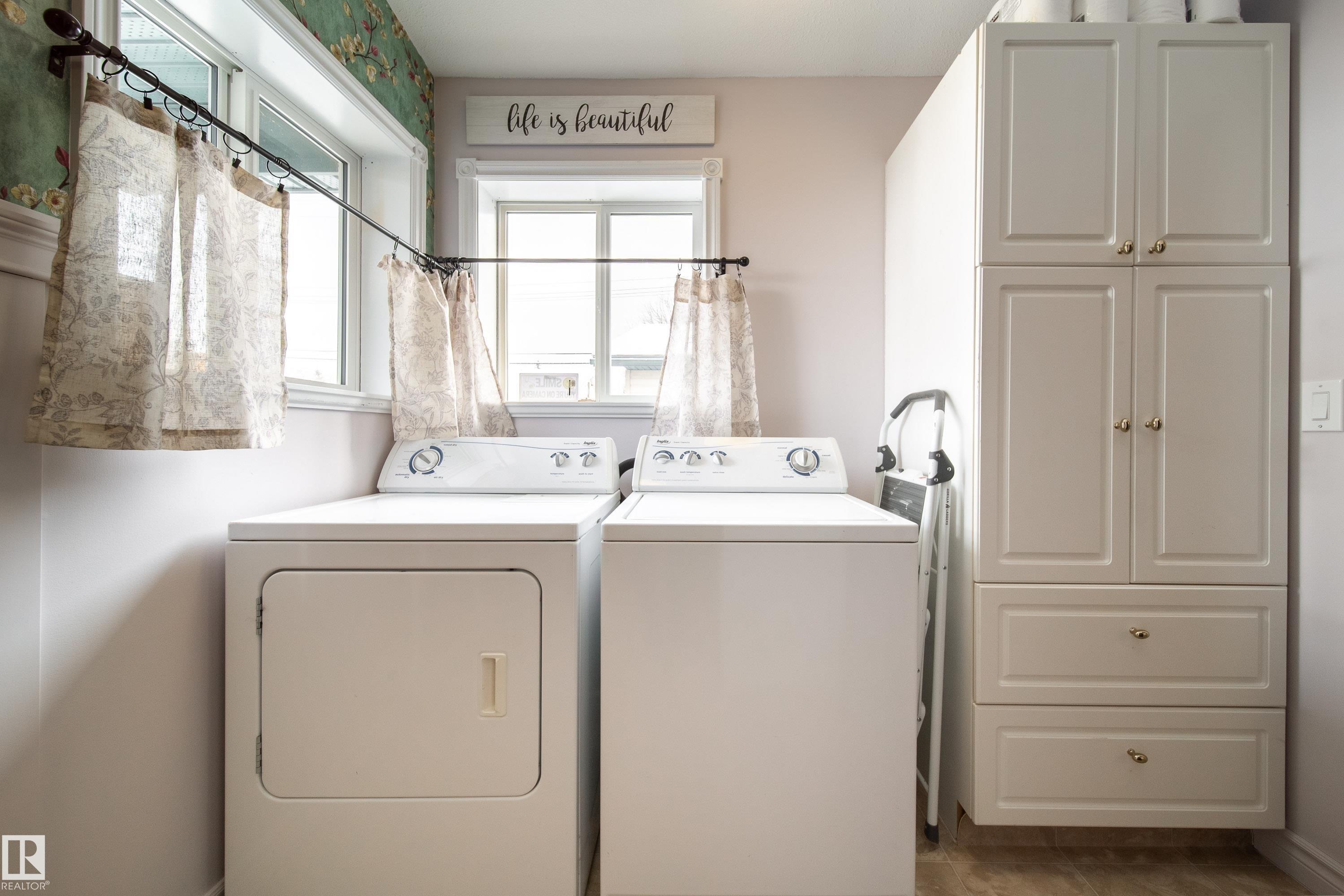 5319 51 Avenue, Rural Lac Ste. Anne County, AB - Indoor Photo Showing Laundry Room