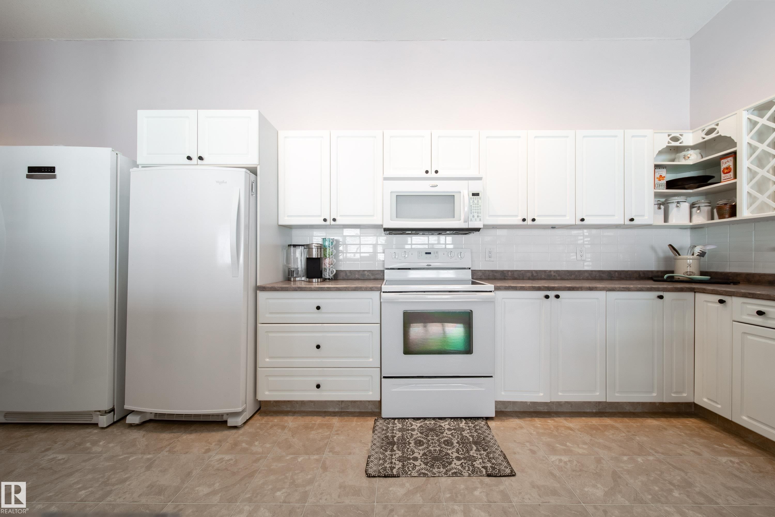 5319 51 Avenue, Rural Lac Ste. Anne County, AB - Indoor Photo Showing Kitchen