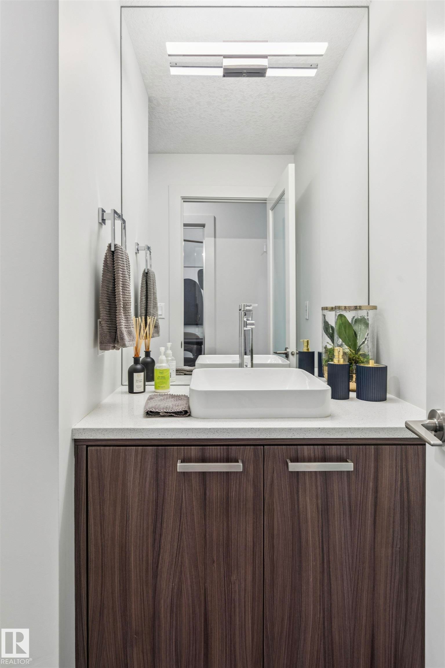 3112 Allan Landing Landing, Edmonton, AB - Indoor Photo Showing Bathroom