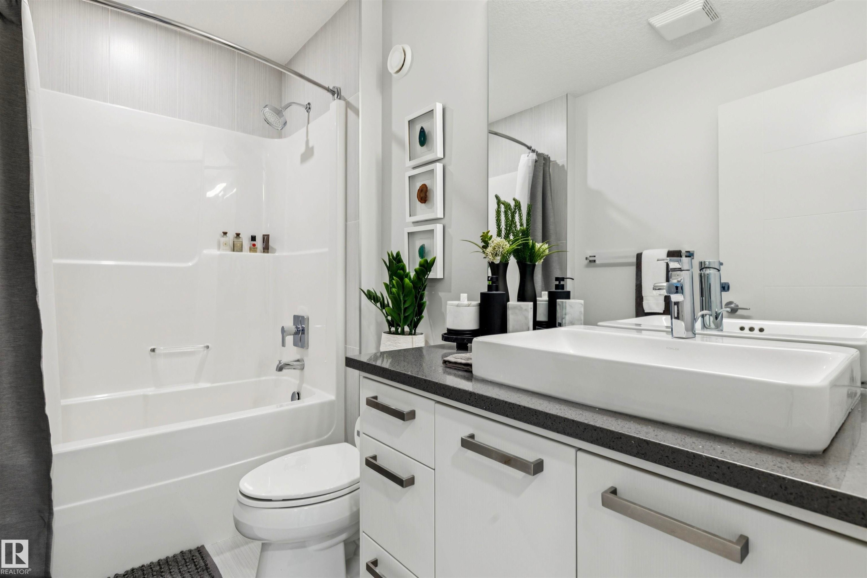 3112 Allan Landing Landing, Edmonton, AB - Indoor Photo Showing Bathroom