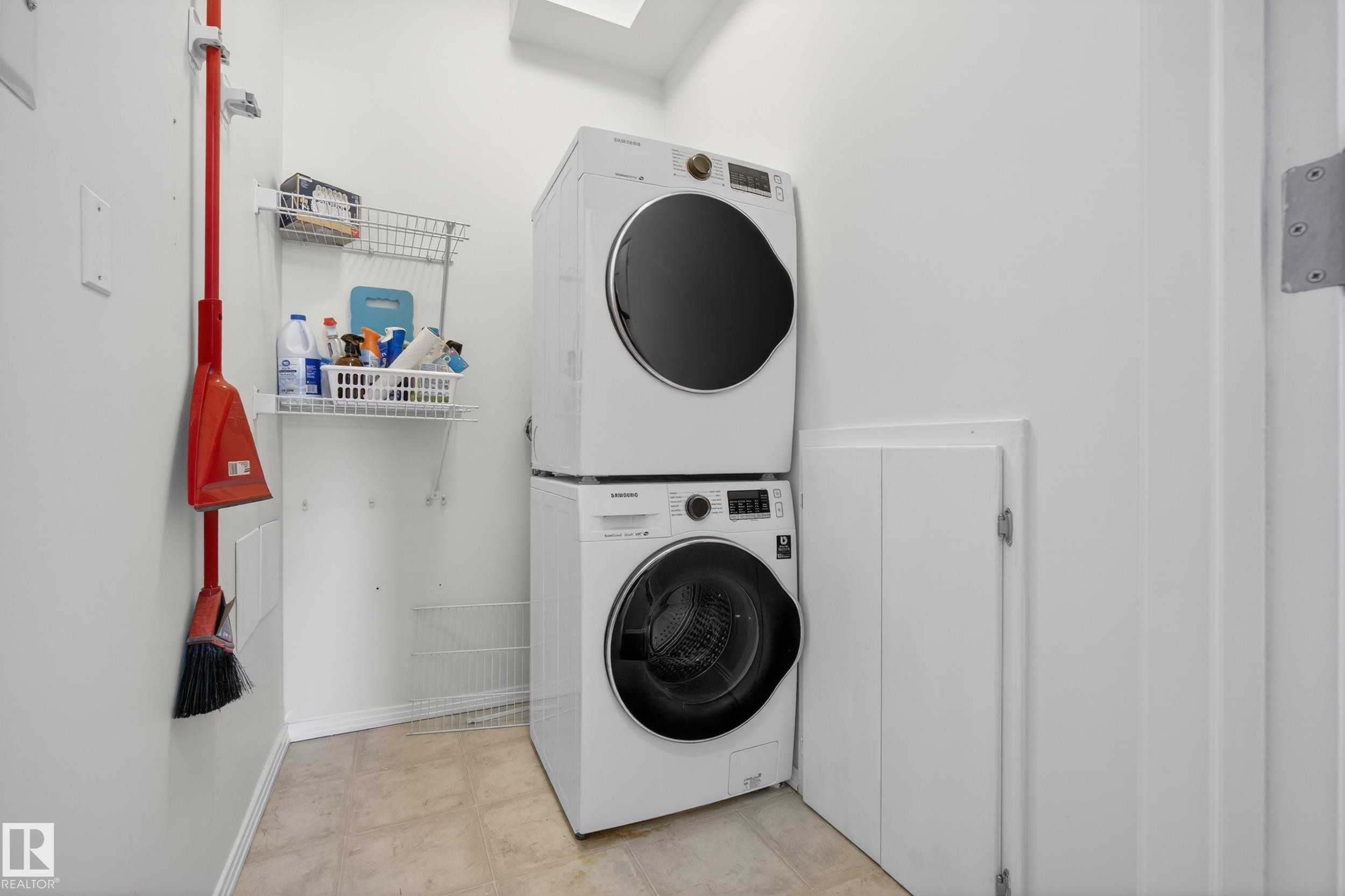415 12111 51 Avenue, Edmonton, AB - Indoor Photo Showing Laundry Room