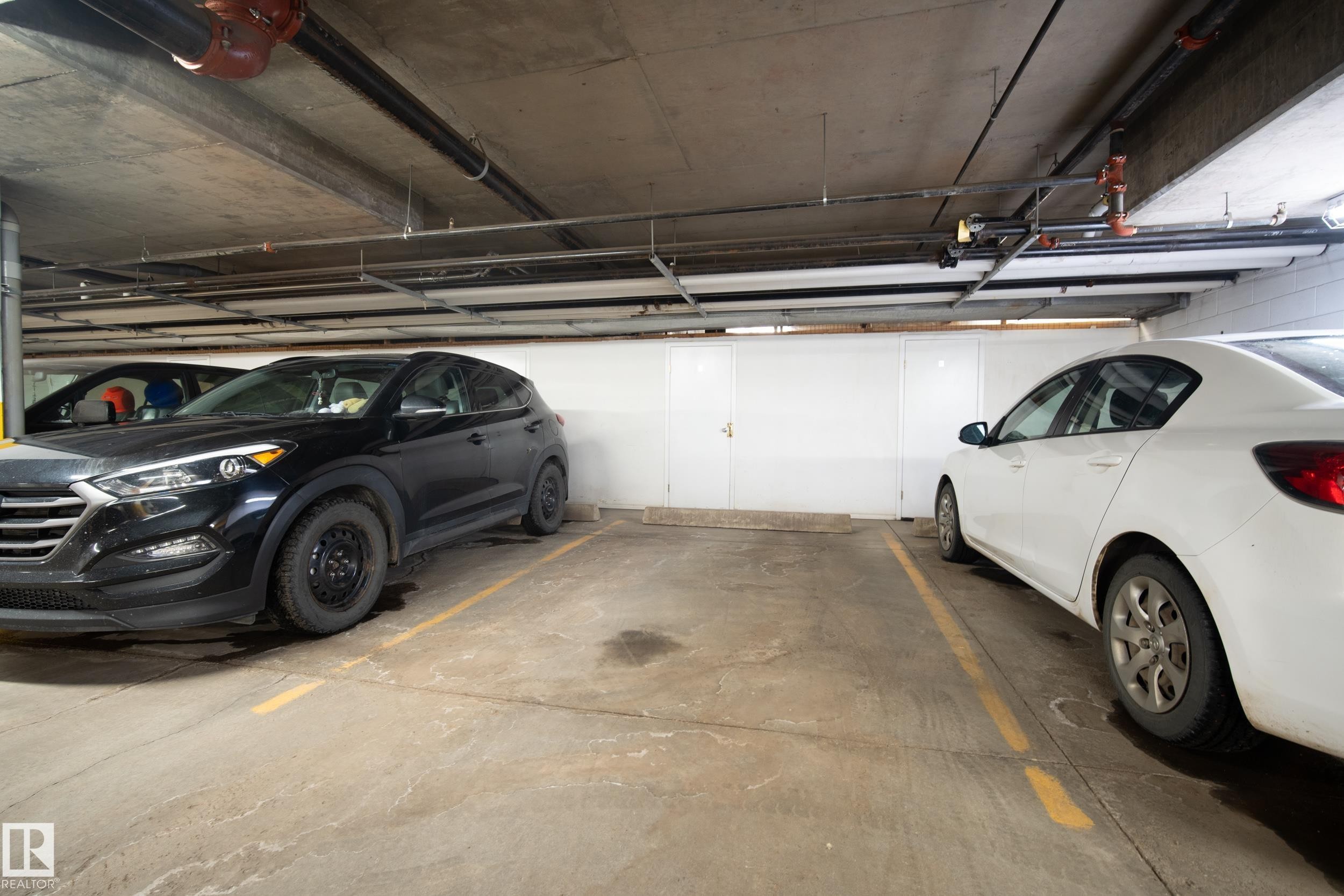 415 12111 51 Avenue, Edmonton, AB - Indoor Photo Showing Garage