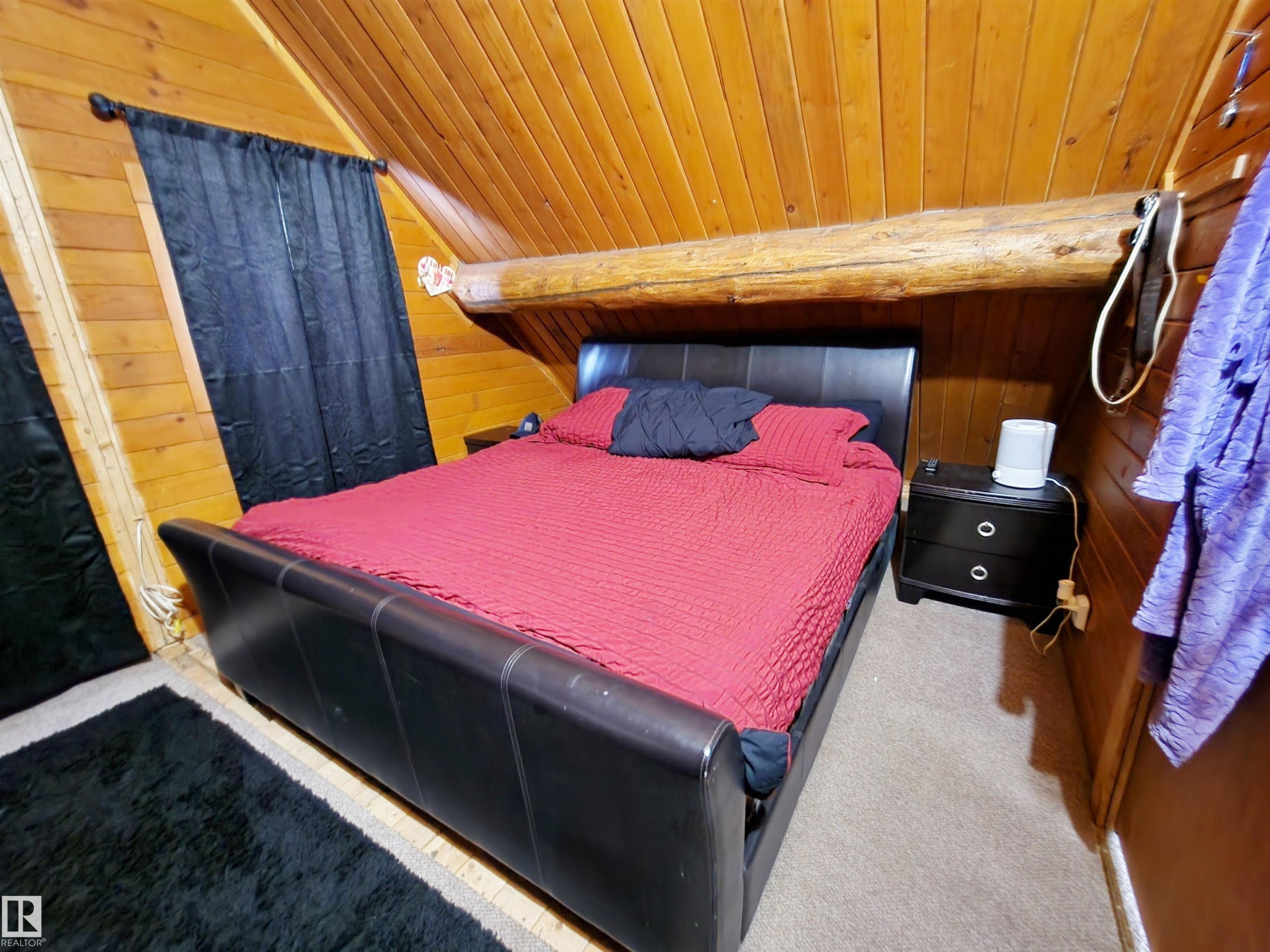 37 61076 Twp Road 462 A, Rural Wetaskiwin County, AB - Indoor Photo Showing Bedroom