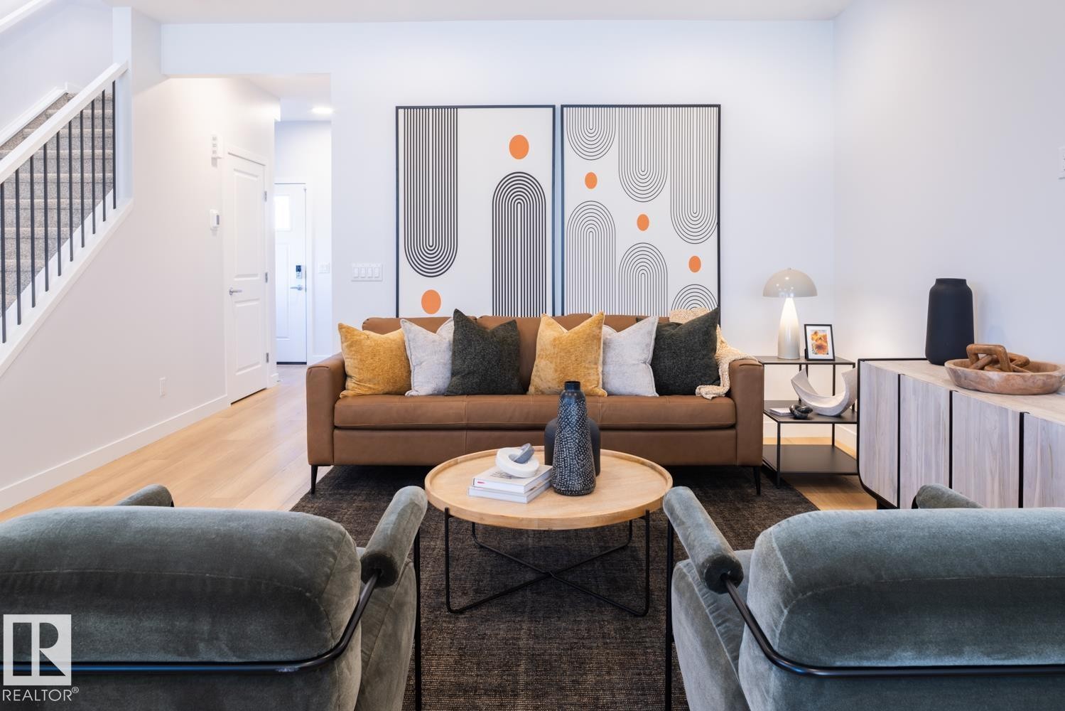 5518 Hawthorn Passage, Edmonton, AB - Indoor Photo Showing Living Room