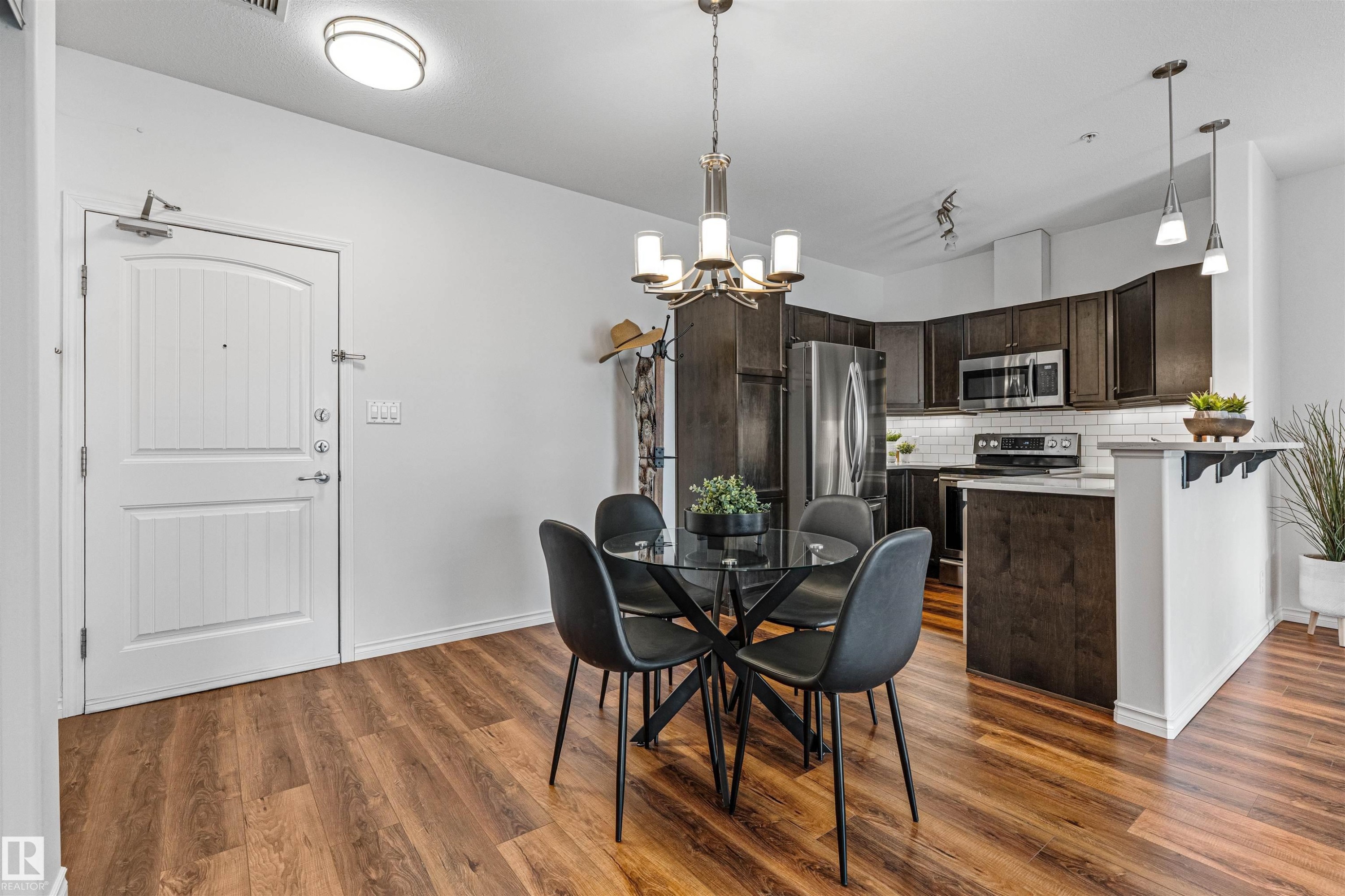 Edmonton, AB - Indoor