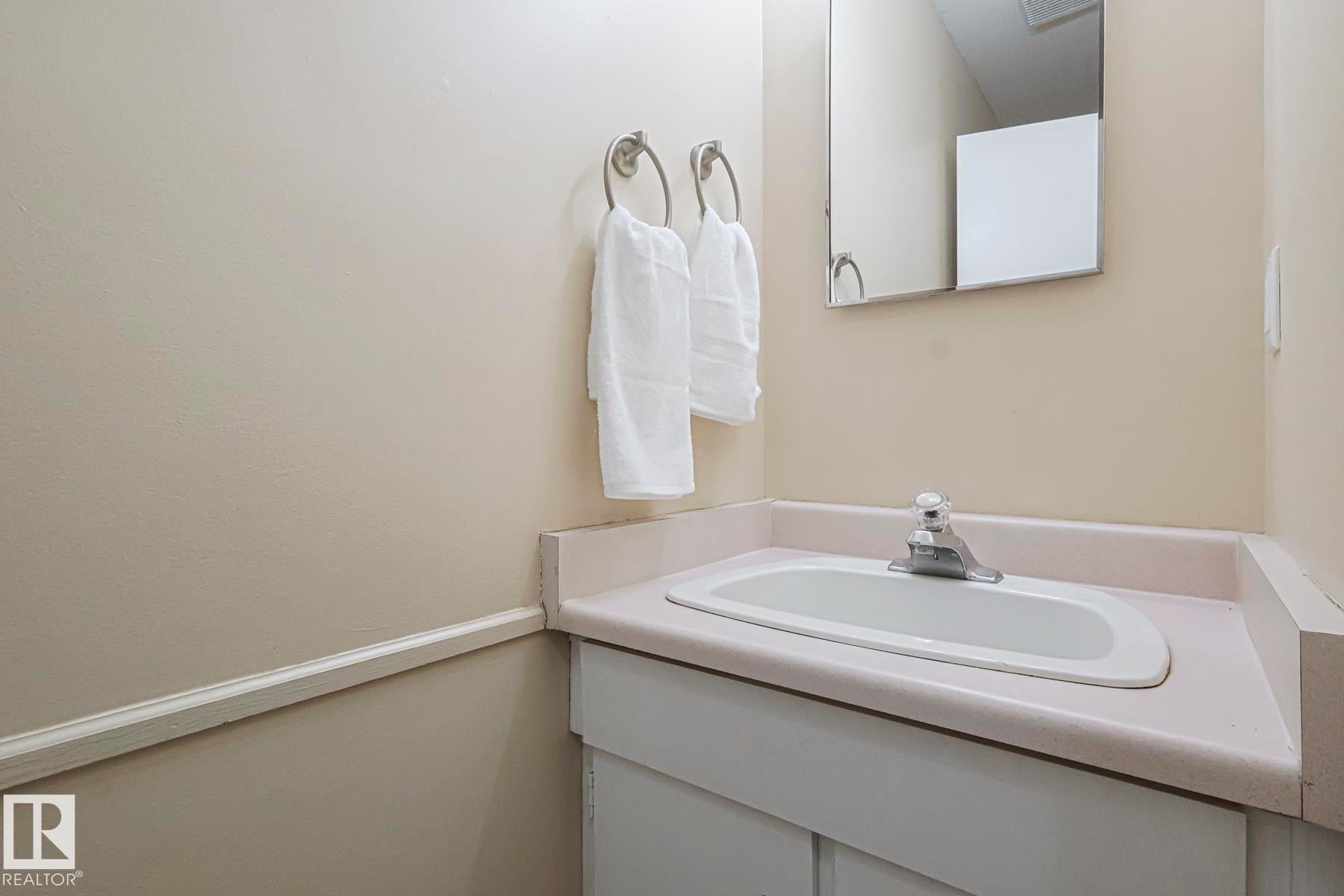 Bathroom with vanity - 1526 69 Street Nw, Edmonton, AB - Indoor Photo Showing Bathroom