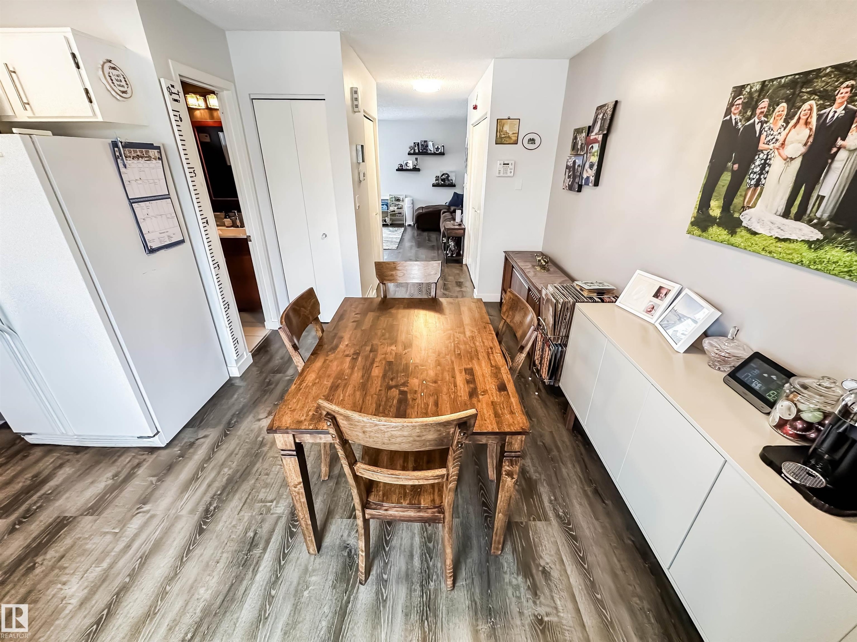 3521 41B Avenue, Edmonton, AB - Indoor Photo Showing Dining Room
