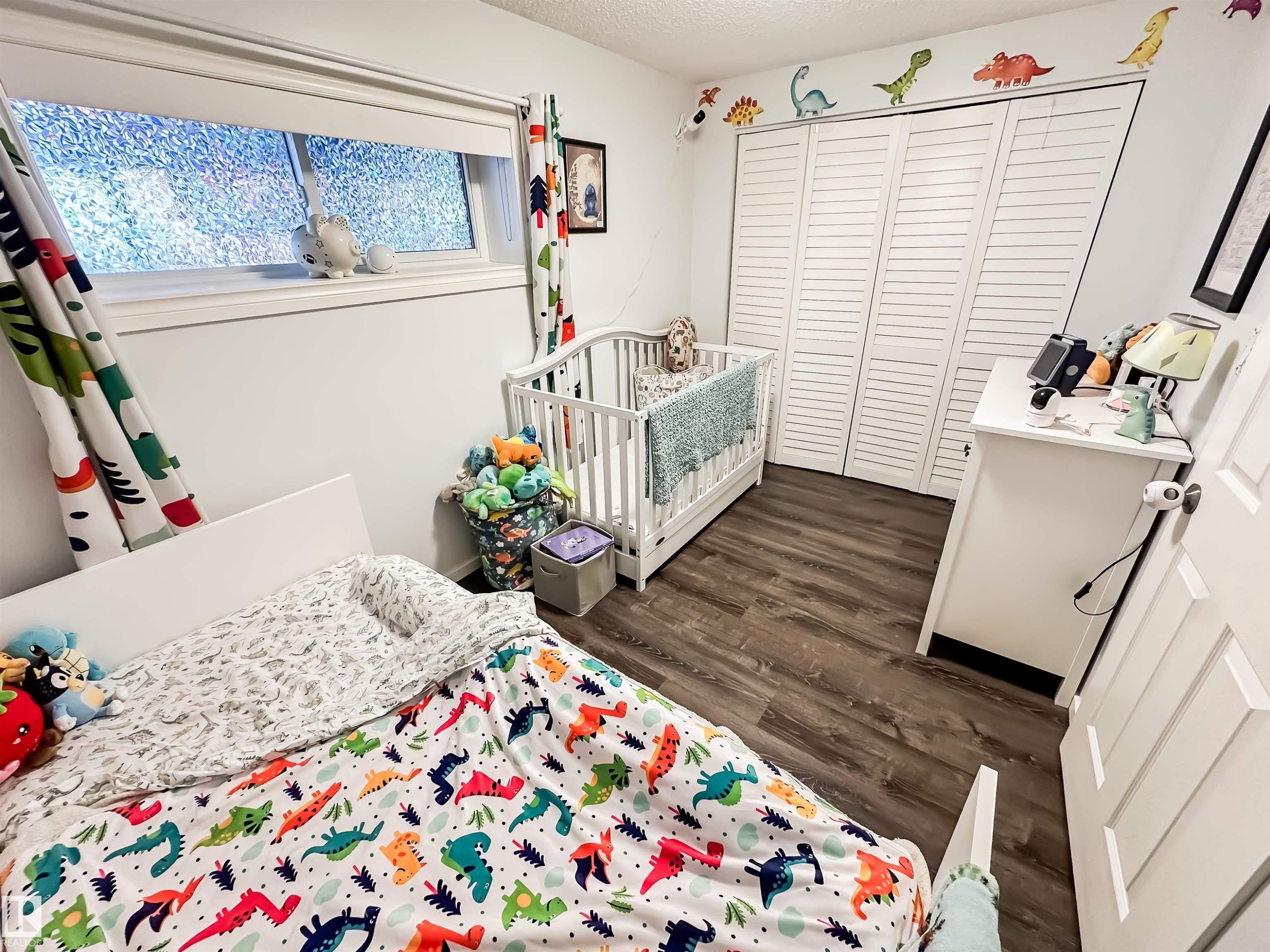 3521 41B Avenue, Edmonton, AB - Indoor Photo Showing Bedroom
