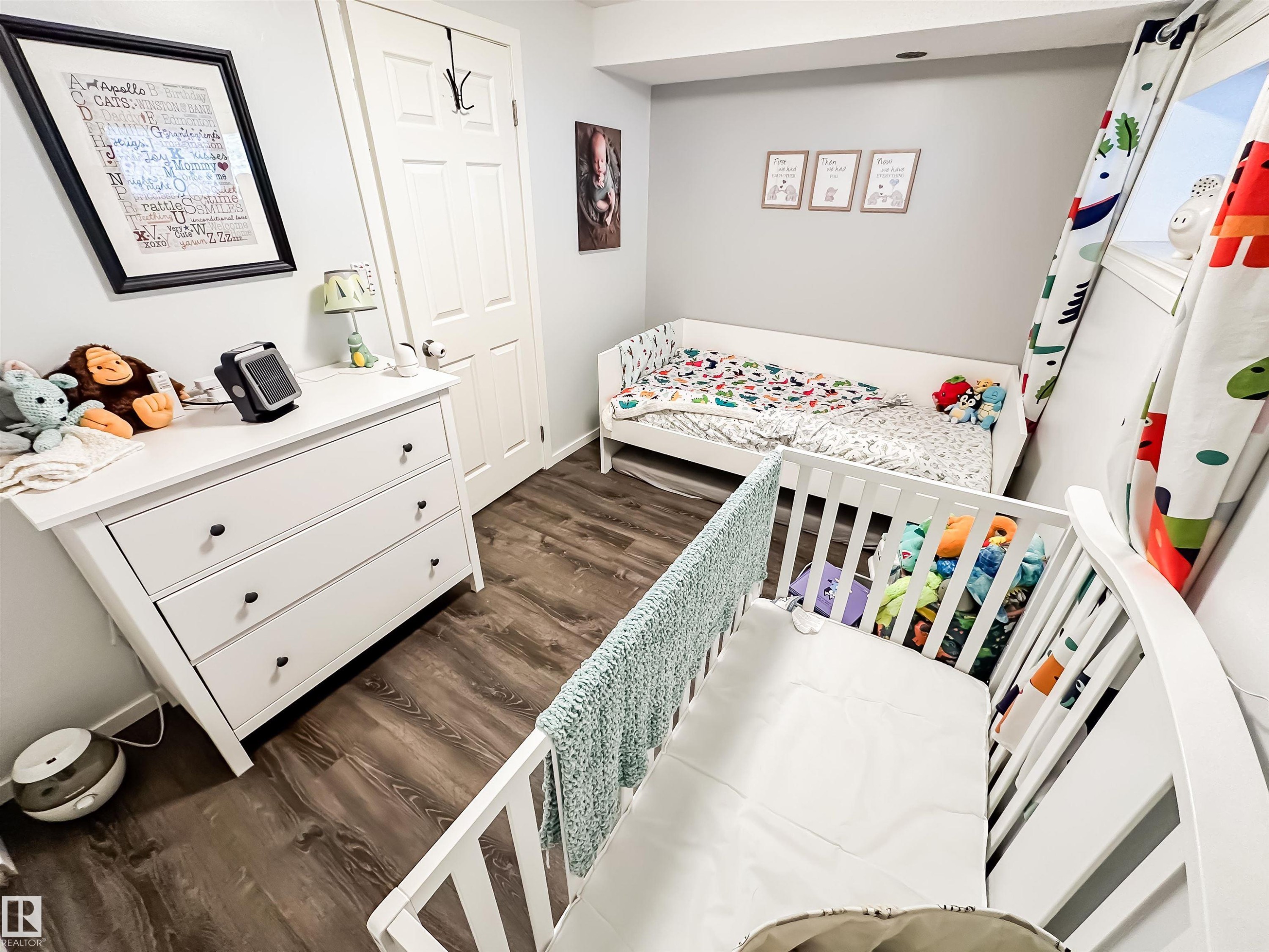 3521 41B Avenue, Edmonton, AB - Indoor Photo Showing Bedroom