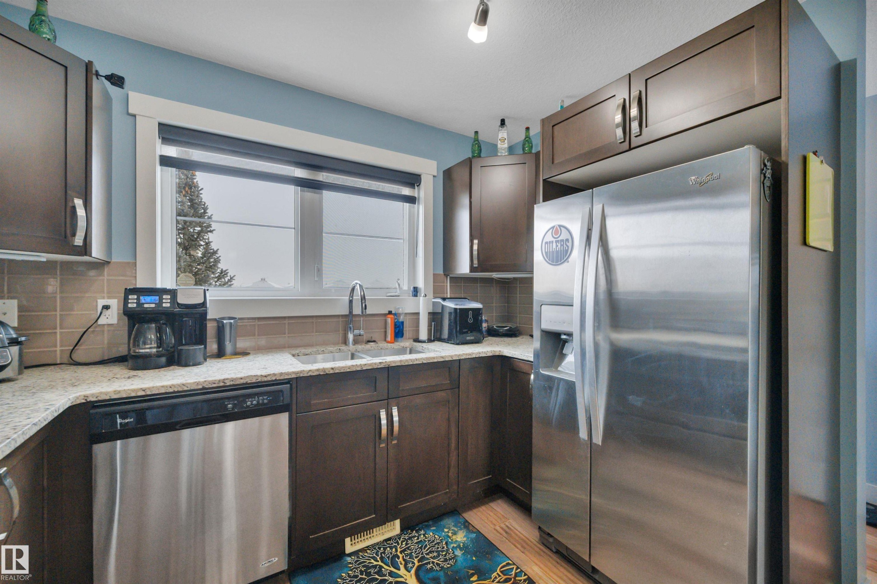 255 401 Southfork Drive, Leduc, AB - Indoor Photo Showing Kitchen