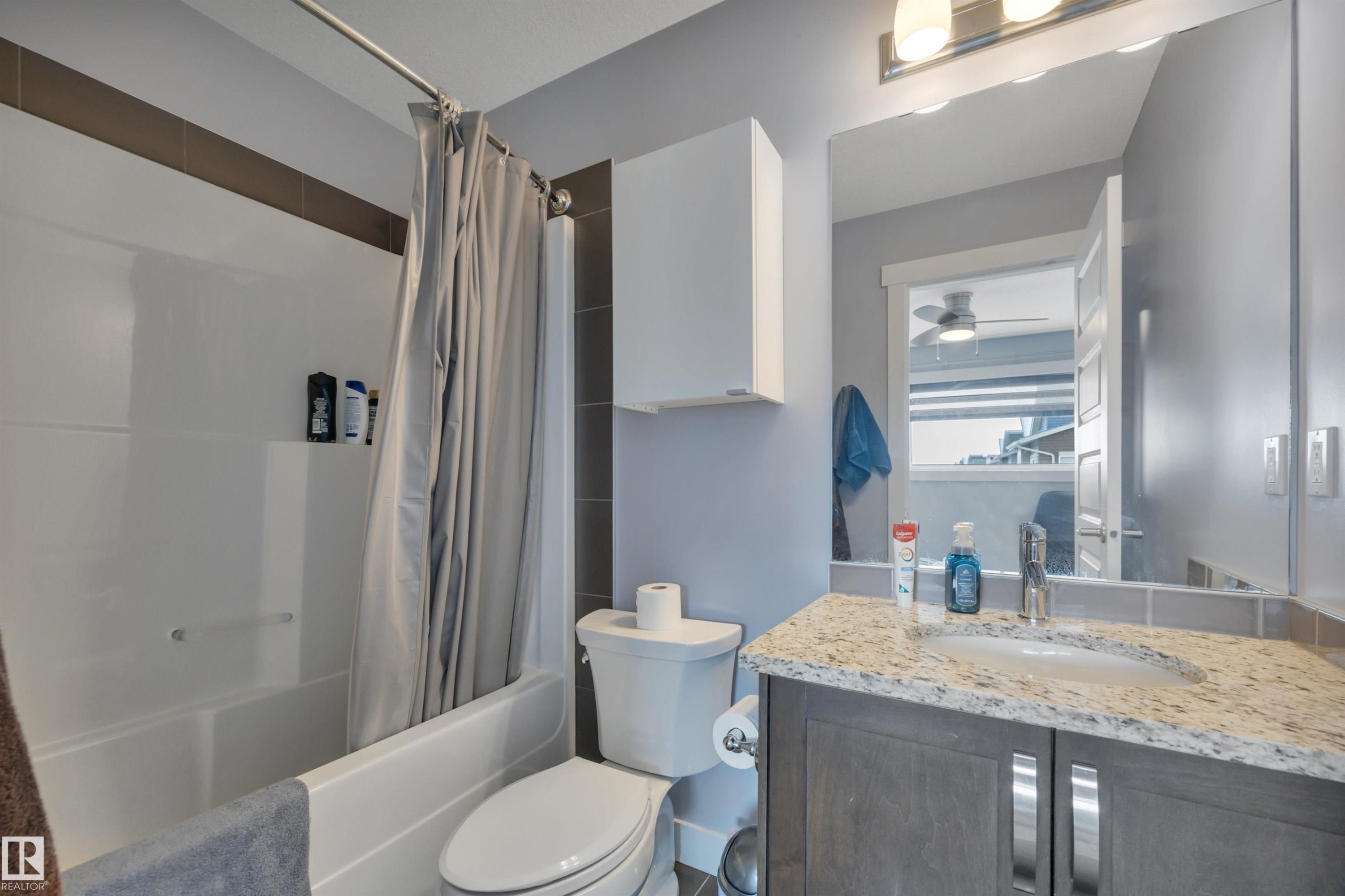 255 401 Southfork Drive, Leduc, AB - Indoor Photo Showing Bathroom