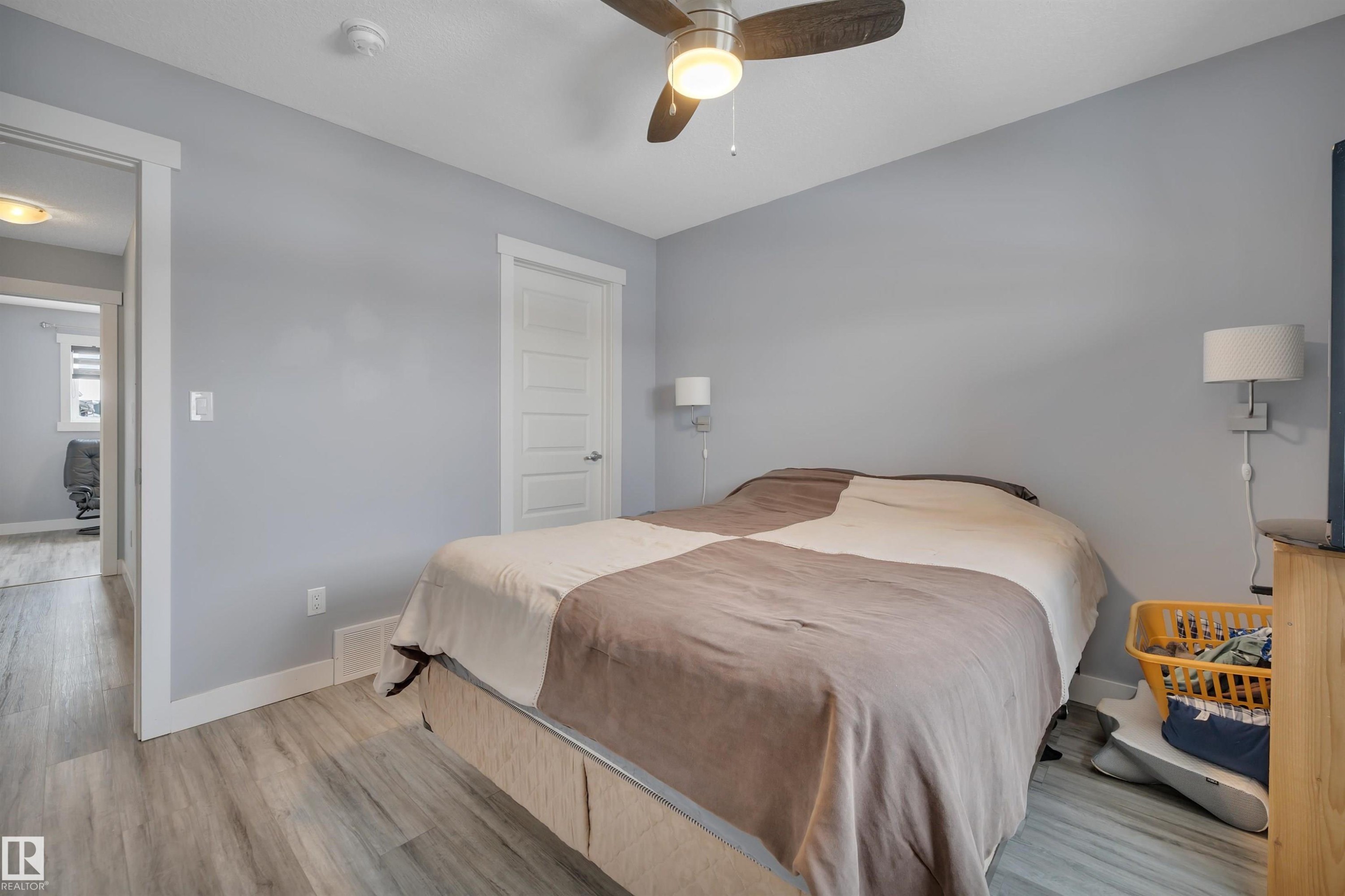 255 401 Southfork Drive, Leduc, AB - Indoor Photo Showing Bedroom