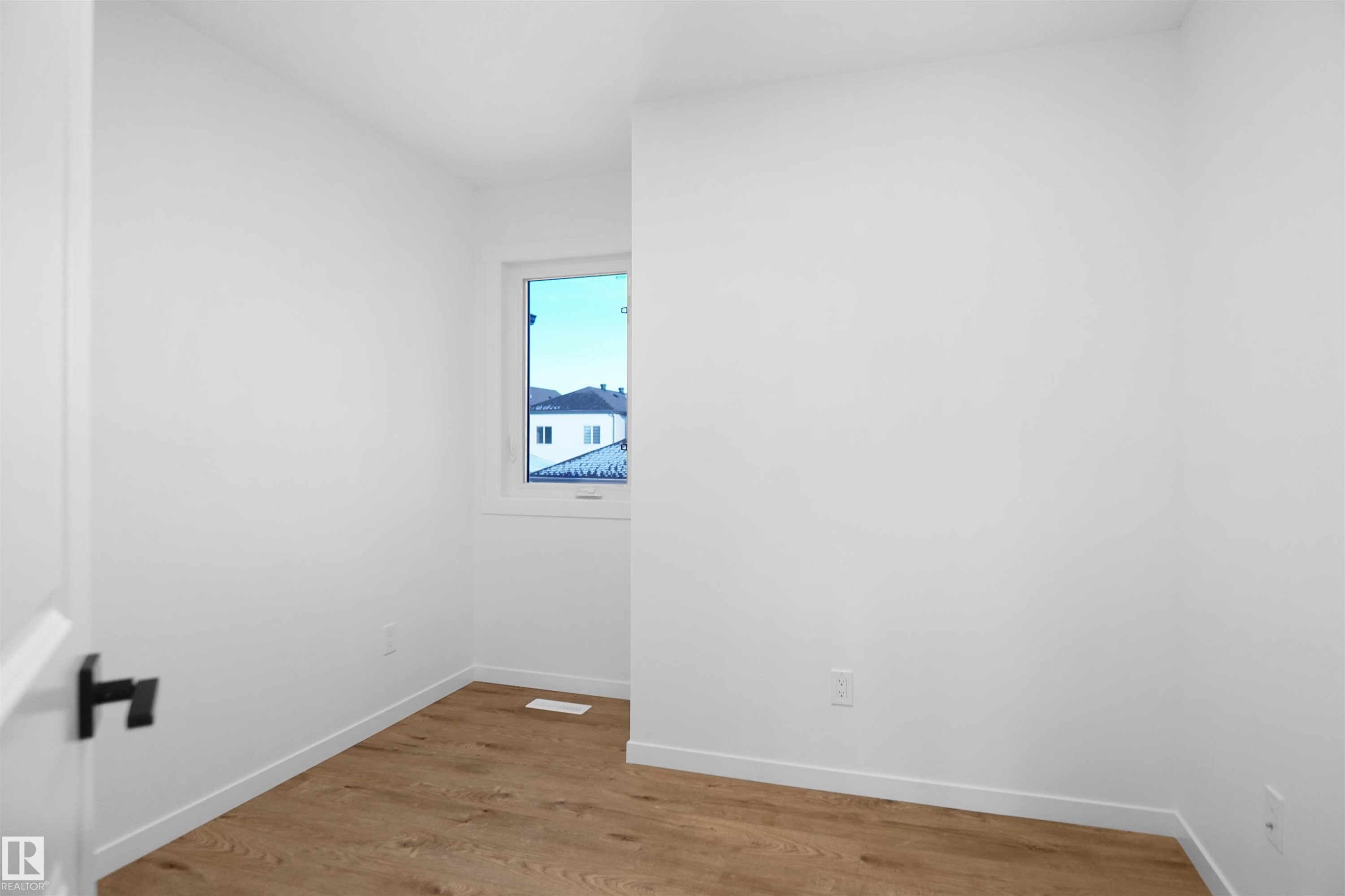 2103 210 Street, Edmonton, AB - Indoor Photo Showing Other Room