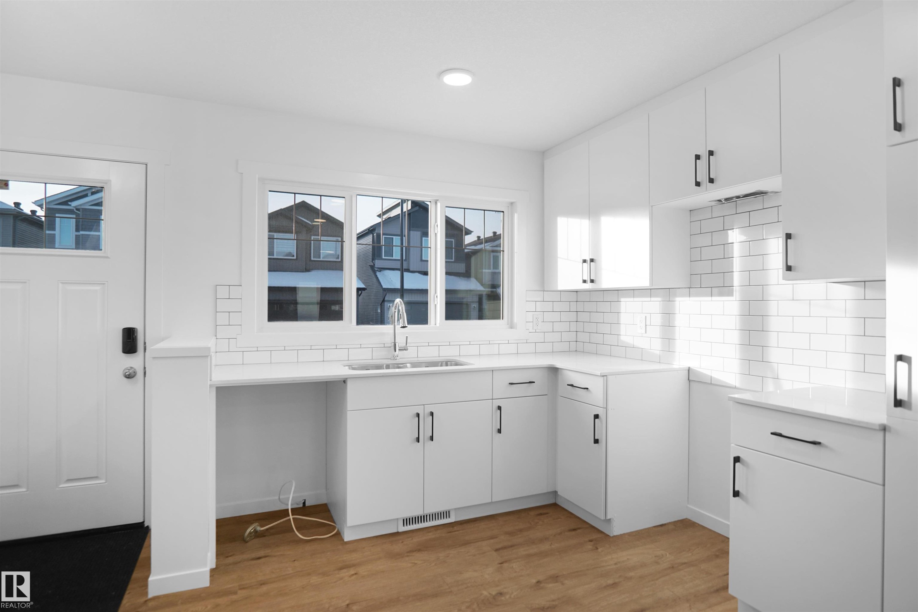 2103 210 Street, Edmonton, AB - Indoor Photo Showing Kitchen