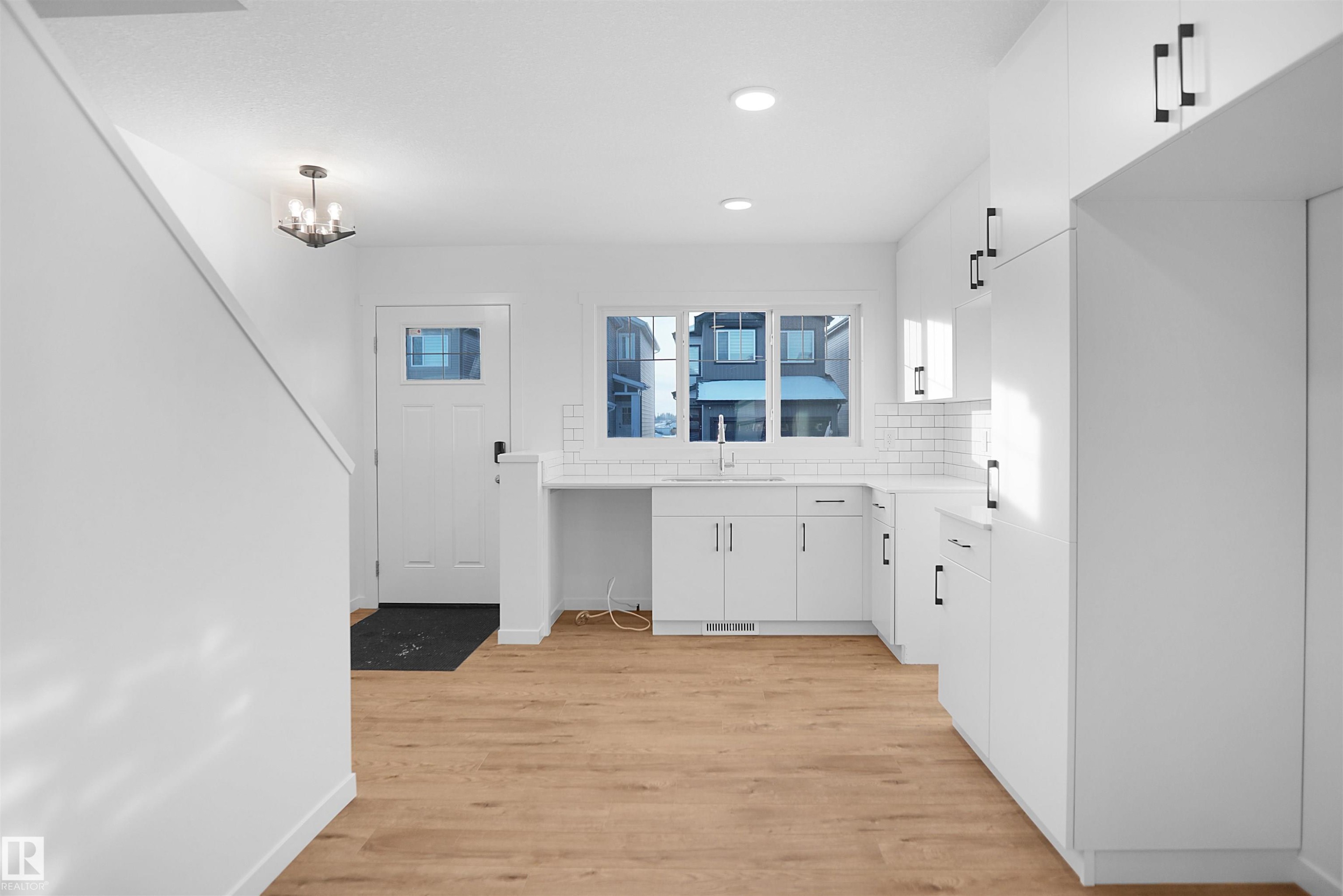 2103 210 Street, Edmonton, AB - Indoor Photo Showing Other Room