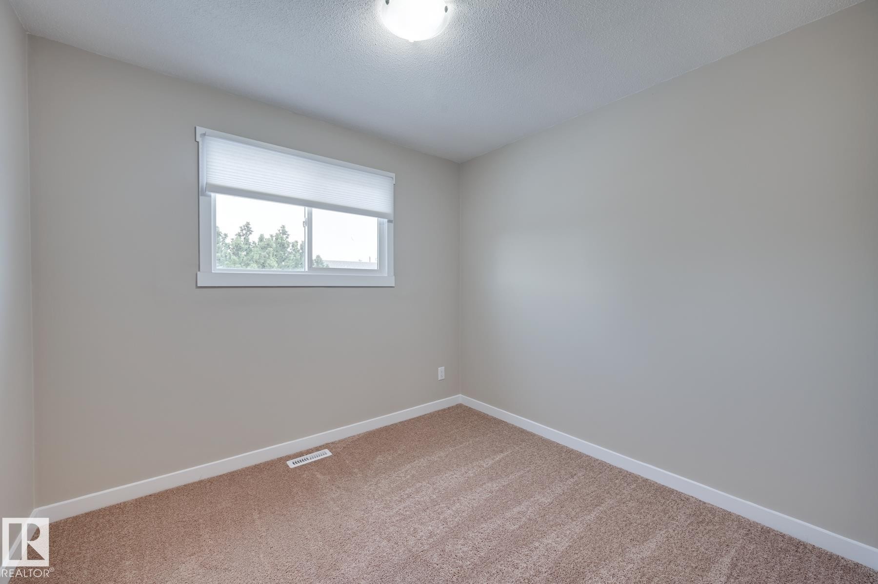14903 77 Street, Edmonton, AB - Indoor Photo Showing Other Room