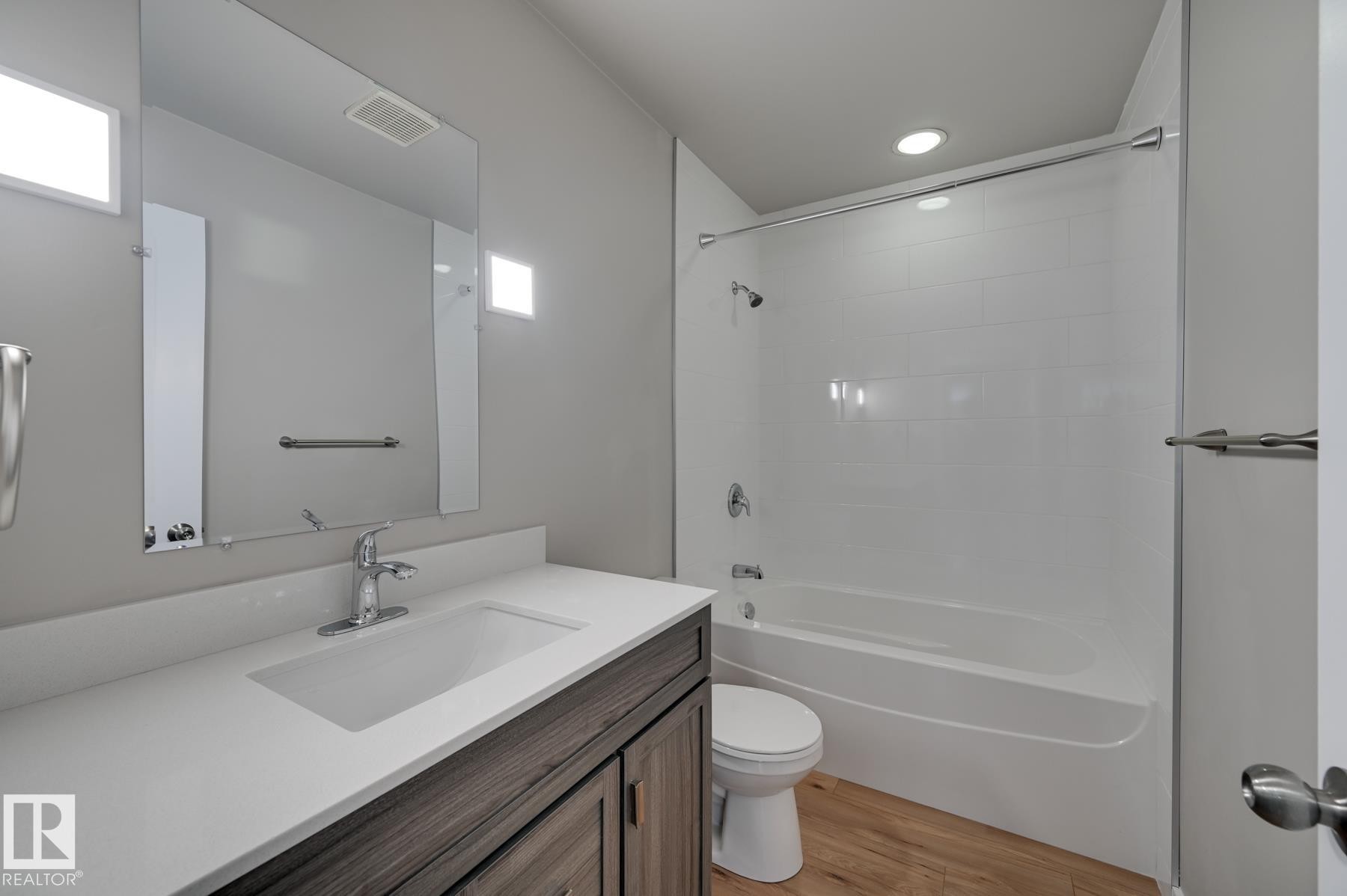 14903 77 Street, Edmonton, AB - Indoor Photo Showing Bathroom