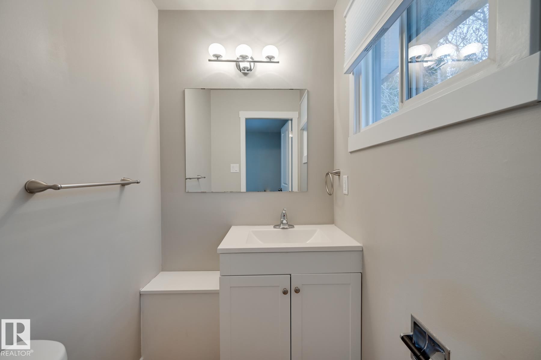 14903 77 Street, Edmonton, AB - Indoor Photo Showing Bathroom