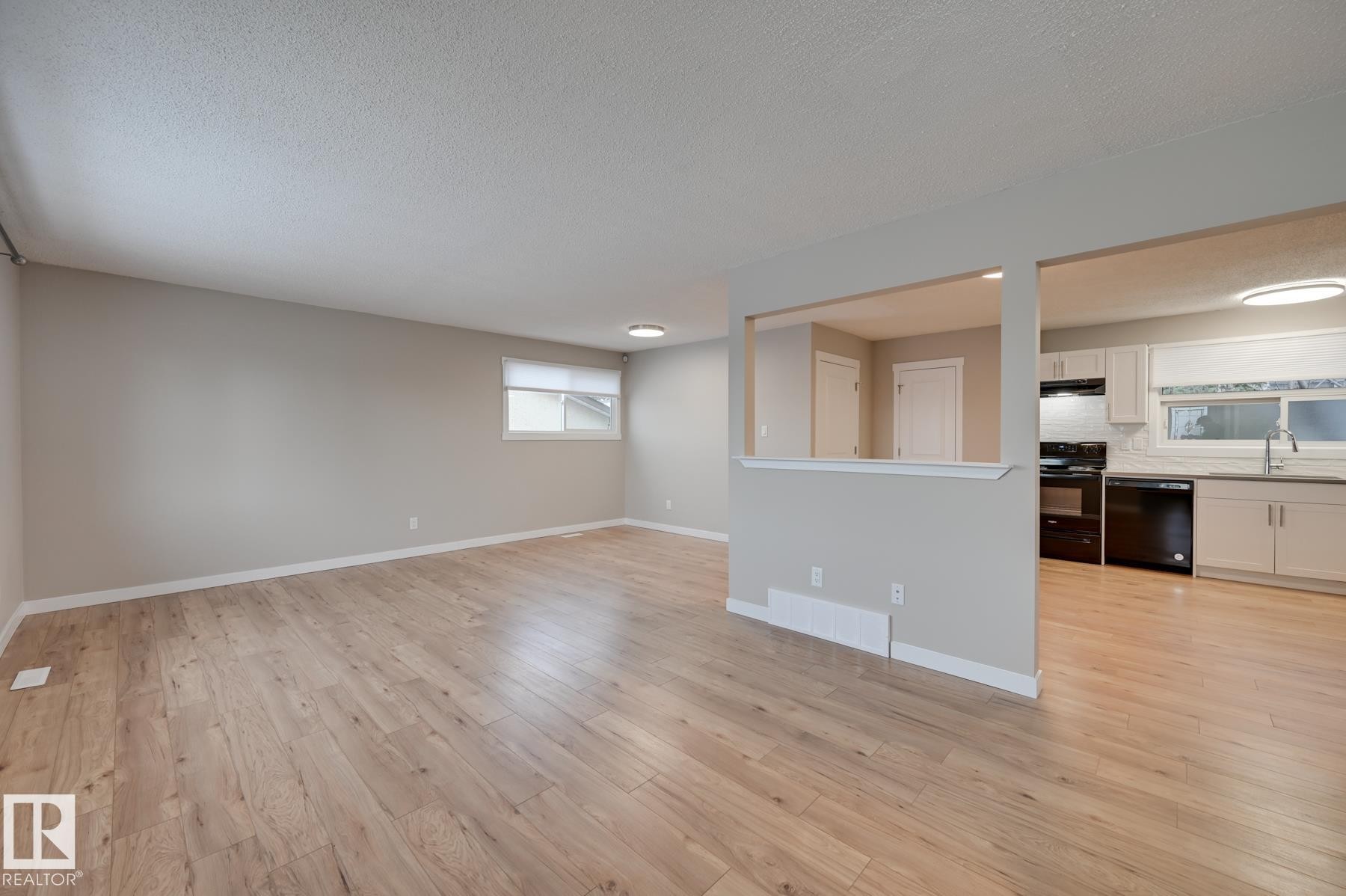 14903 77 Street, Edmonton, AB - Indoor