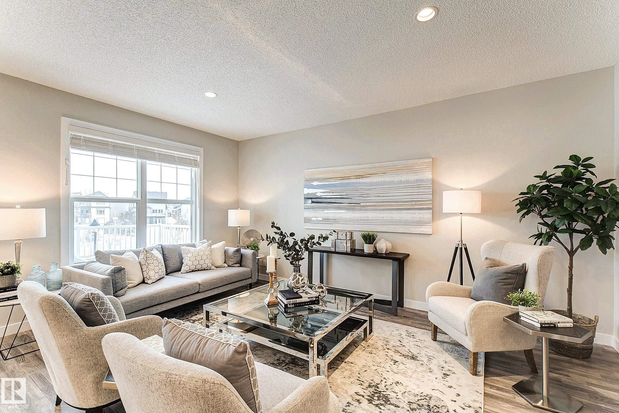 5441 Allbright Square, Edmonton, AB - Indoor Photo Showing Living Room