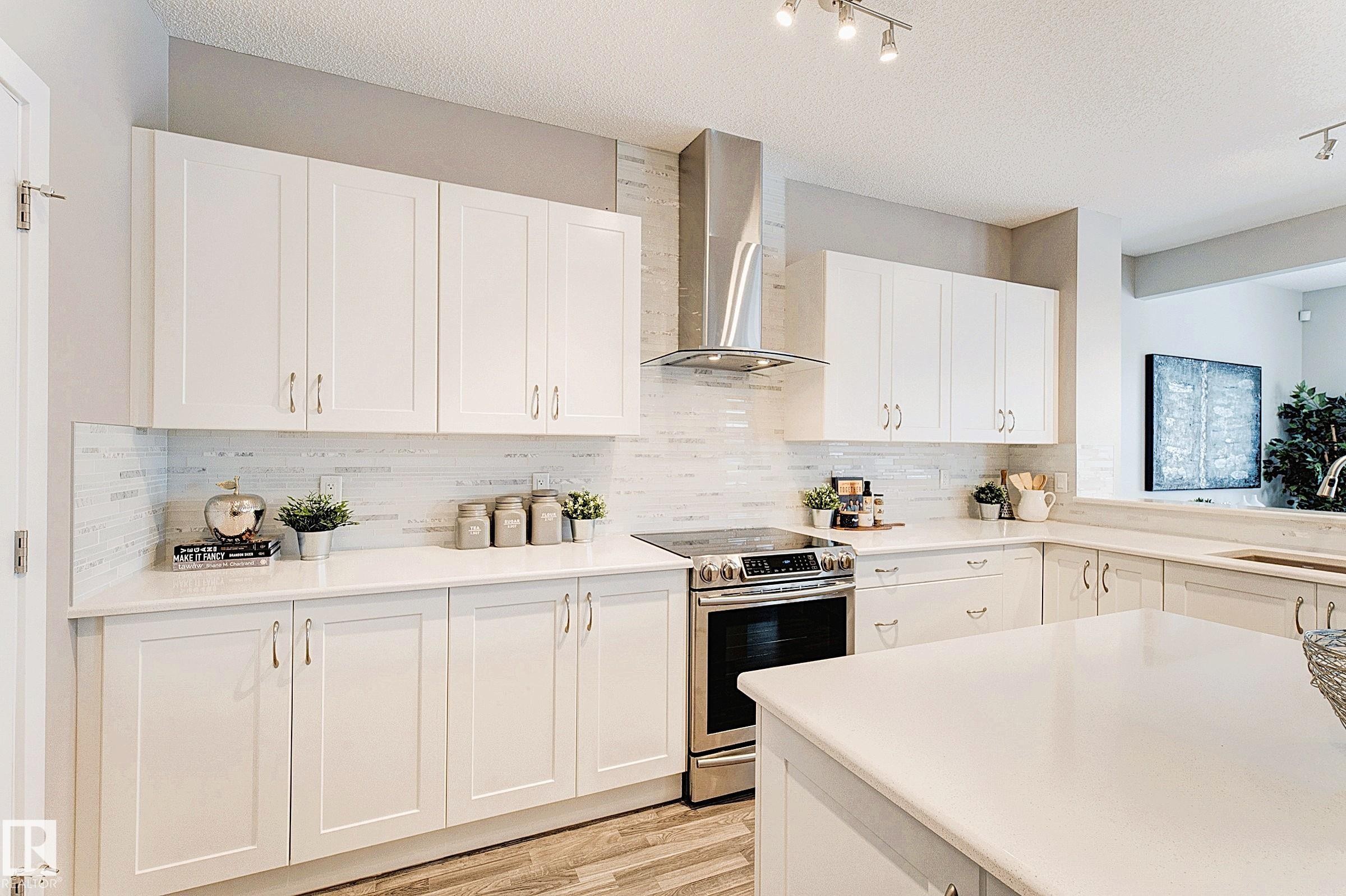 5441 Allbright Square, Edmonton, AB - Indoor Photo Showing Kitchen With Upgraded Kitchen