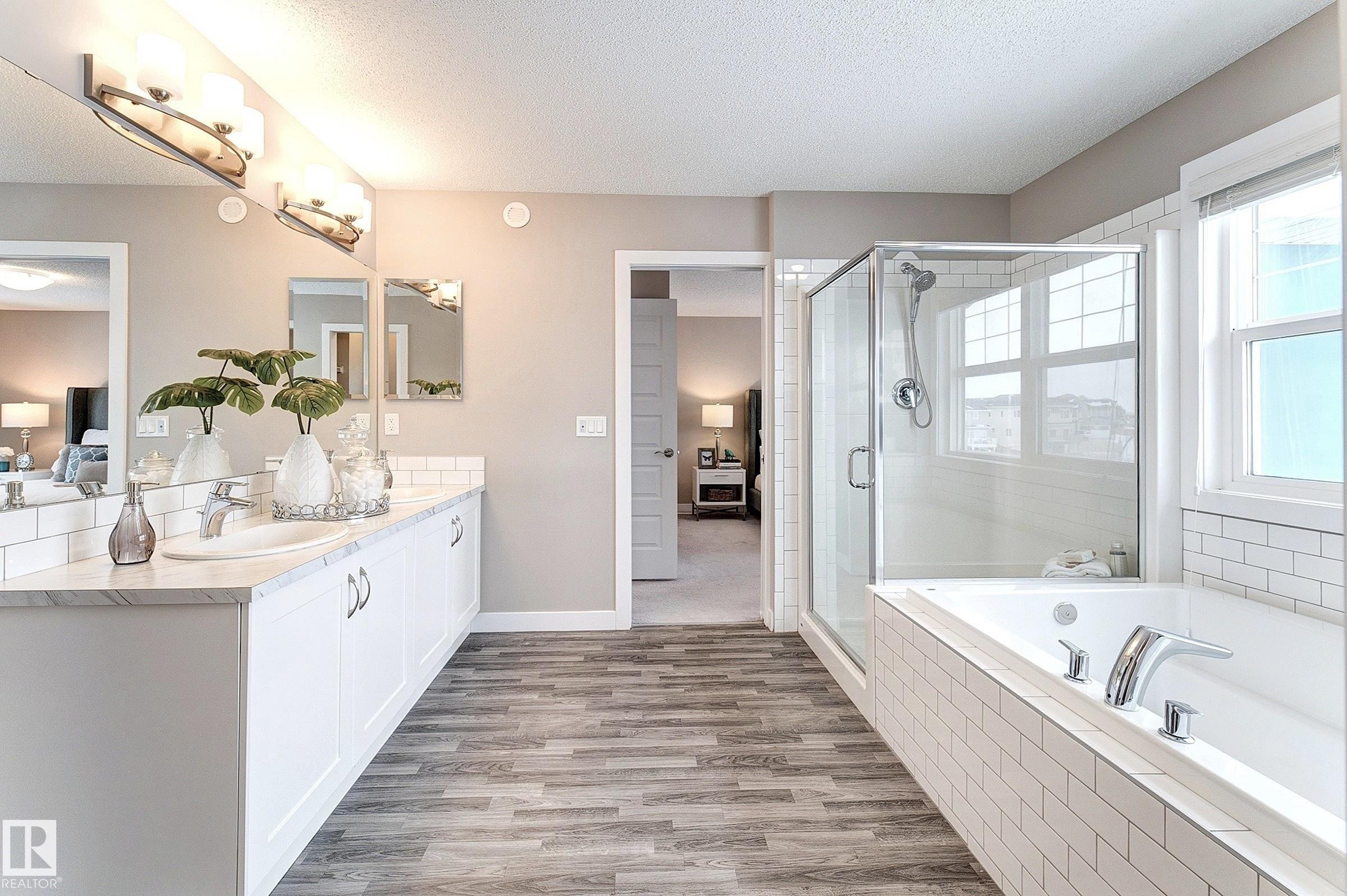 5441 Allbright Square, Edmonton, AB - Indoor Photo Showing Bathroom