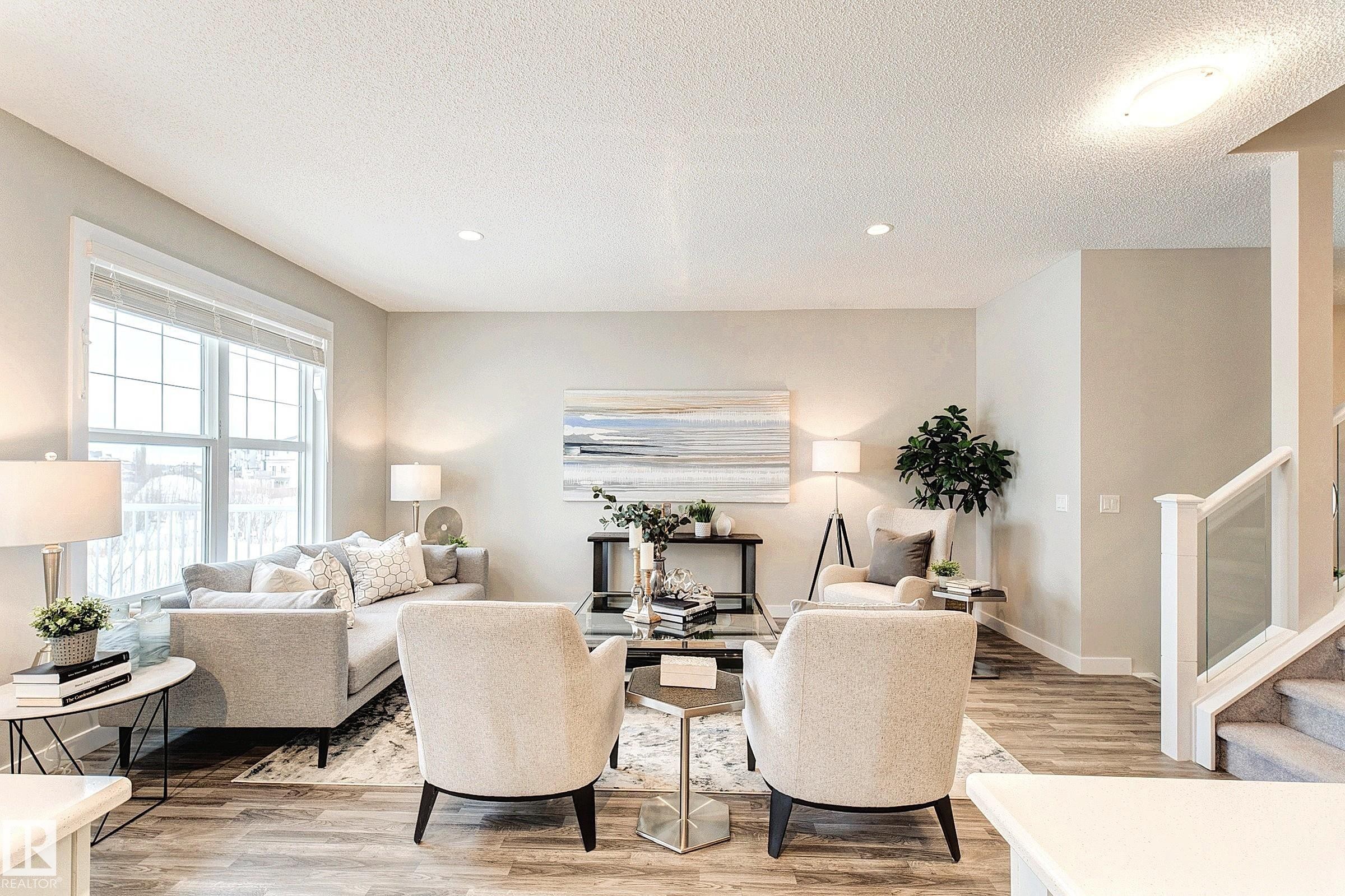 5441 Allbright Square, Edmonton, AB - Indoor Photo Showing Living Room