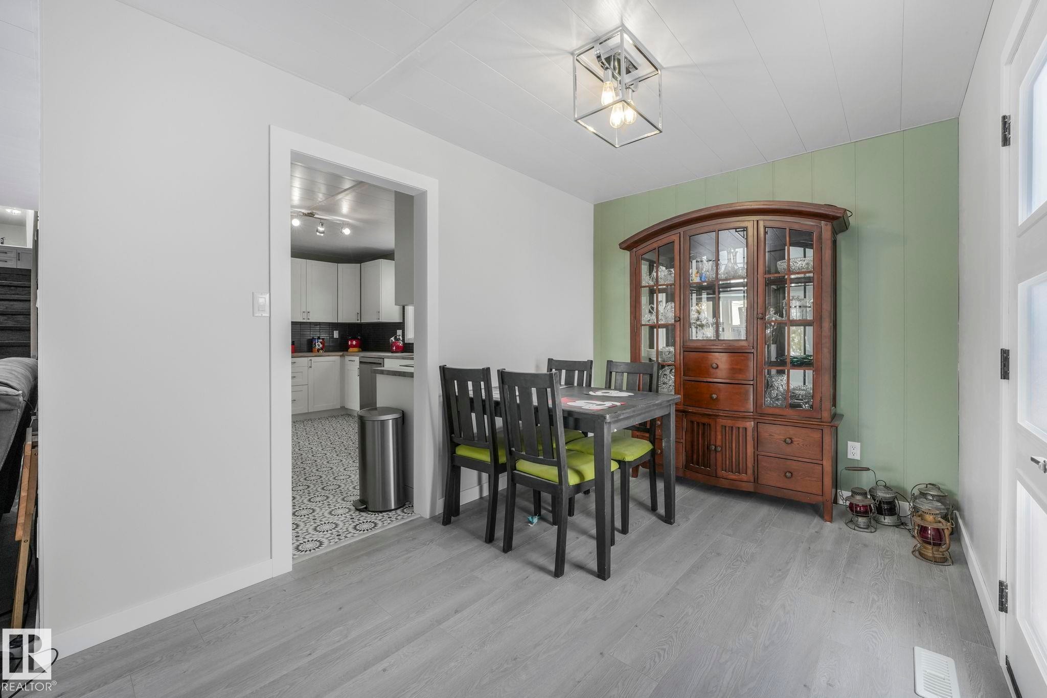 5204 47 Street, Redwater, AB - Indoor Photo Showing Dining Room