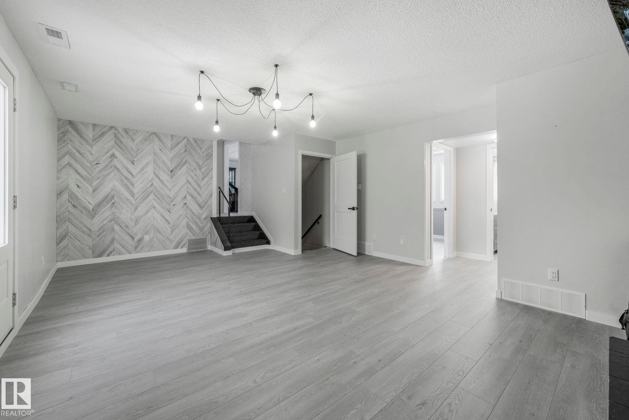 5204 47 Street, Redwater, AB - Indoor