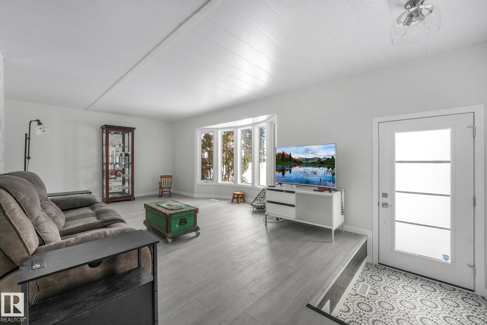 5204 47 Street, Redwater, AB - Indoor Photo Showing Other Room