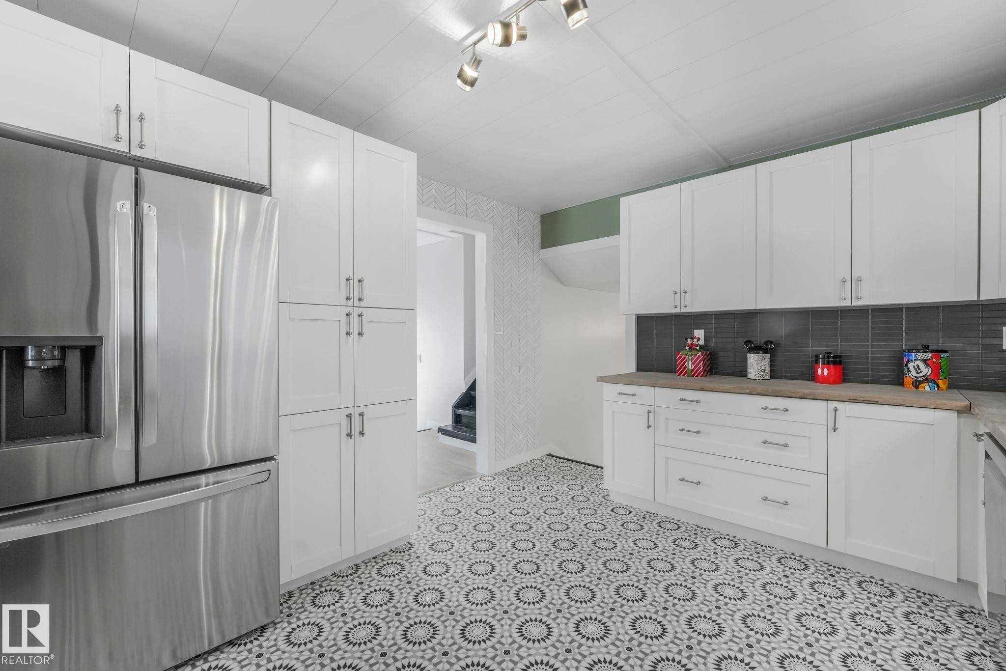 5204 47 Street, Redwater, AB - Indoor Photo Showing Kitchen