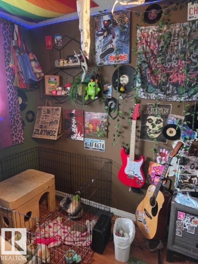 633 Willow Court, Edmonton, AB - Indoor Photo Showing Other Room