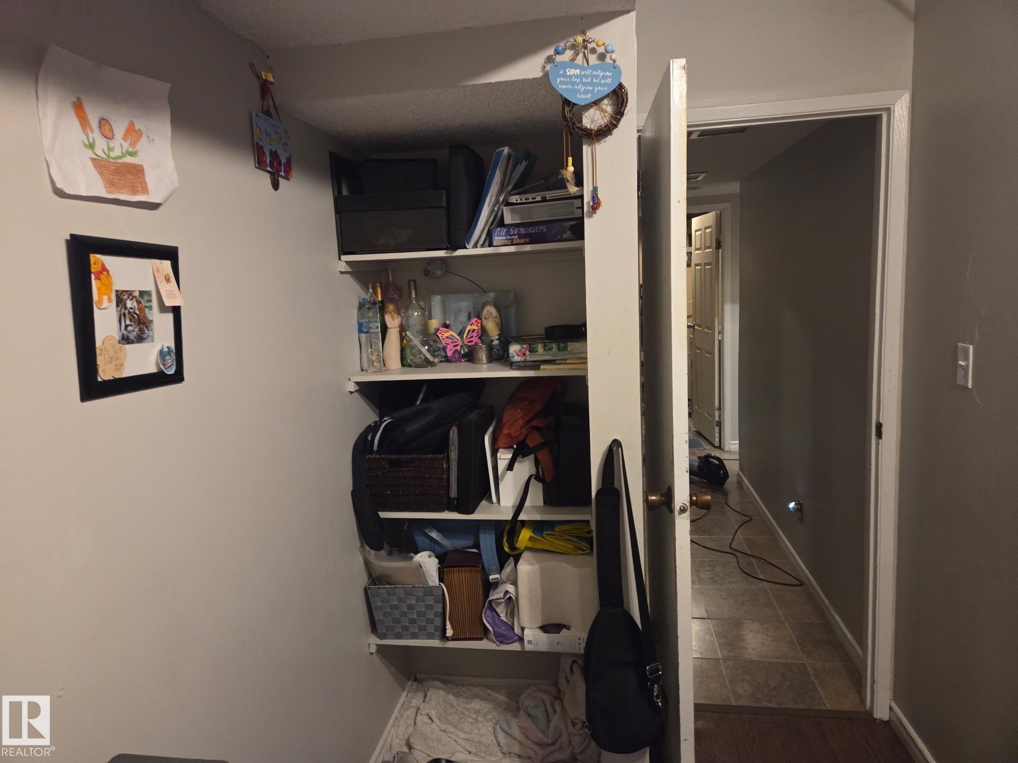 633 Willow Court, Edmonton, AB - Indoor Photo Showing Other Room