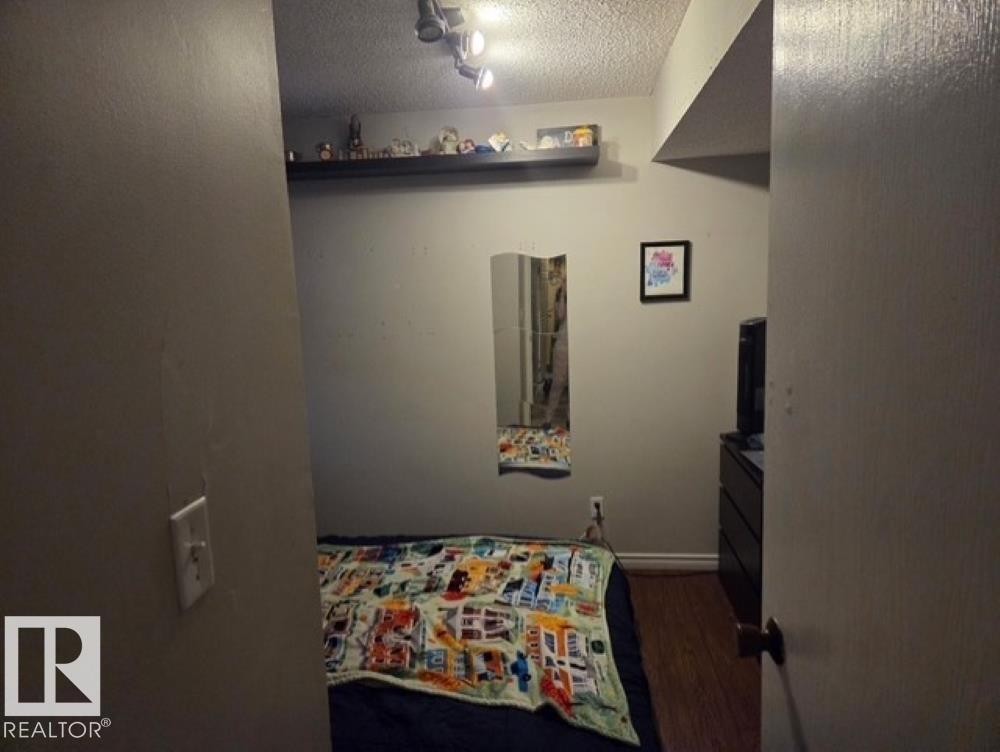 633 Willow Court, Edmonton, AB - Indoor